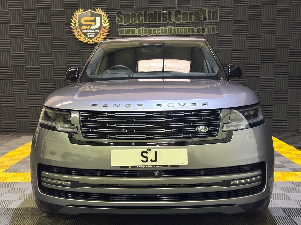 Land Rover Range Rover view 4