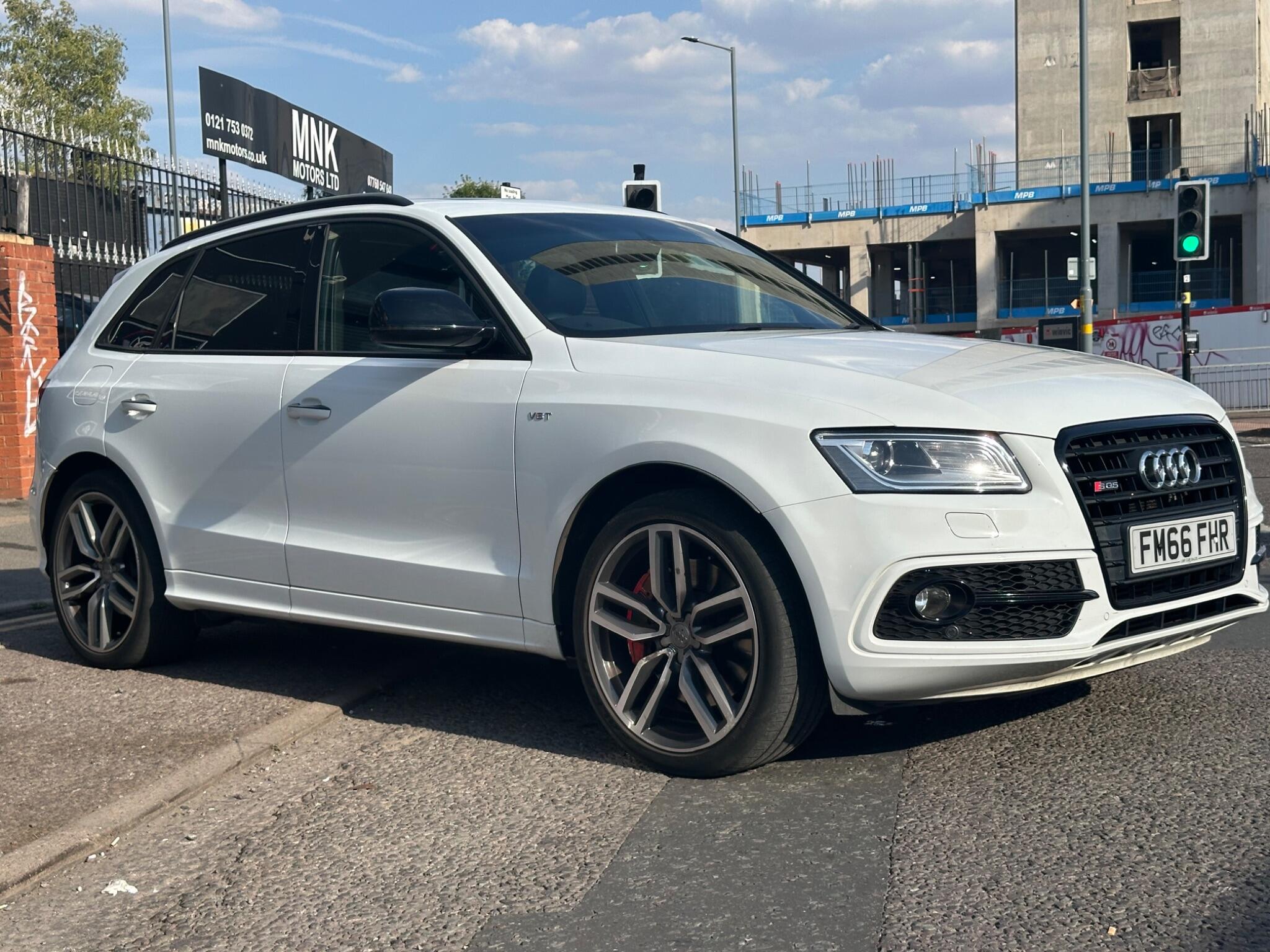 Audi SQ5 view 38
