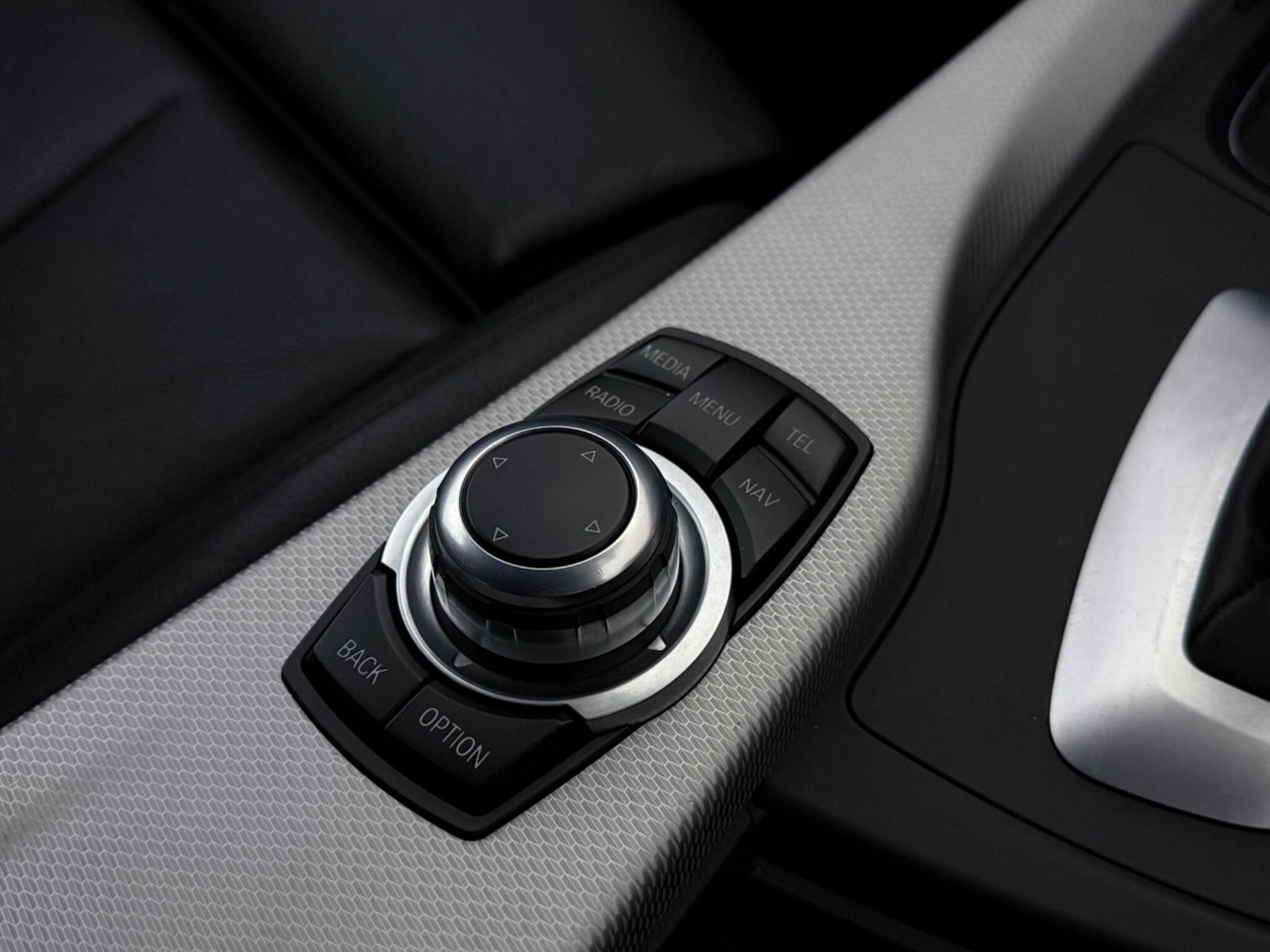 BMW 3 Series view 25