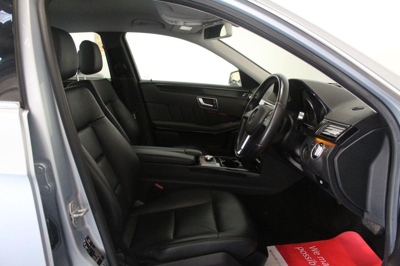 Mercedes-Benz E-Class view 30