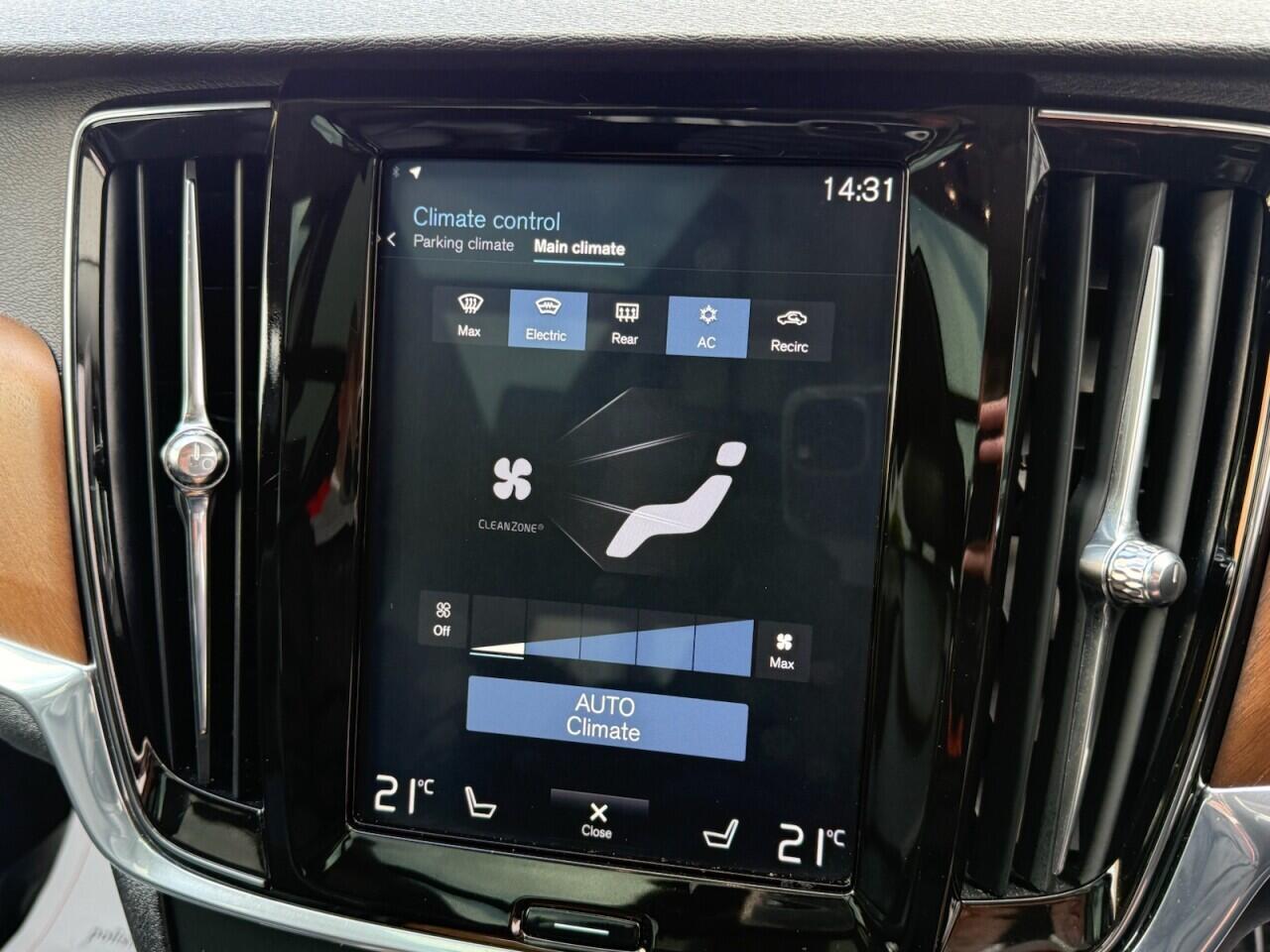 Volvo V90 view 30