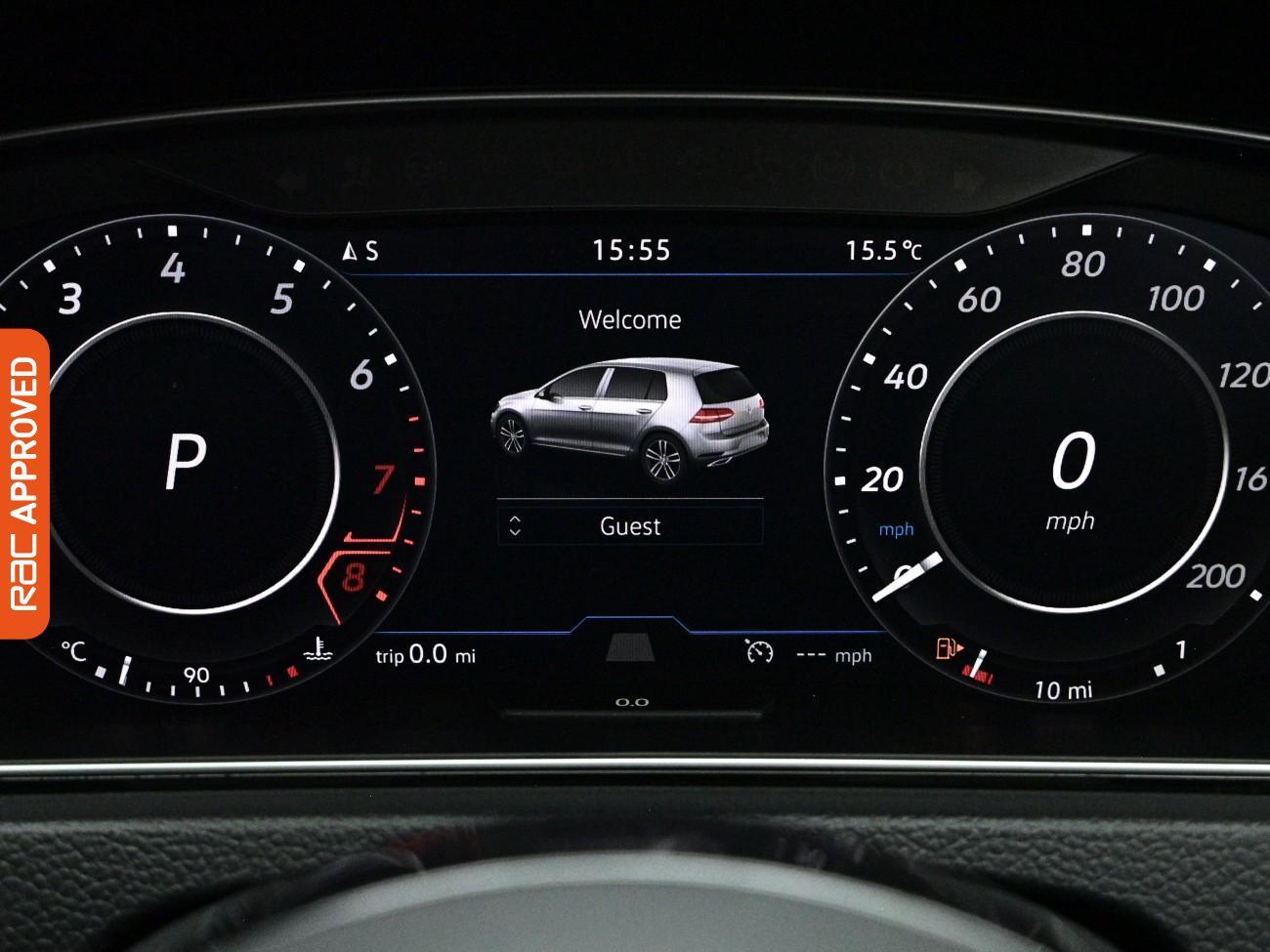 Volkswagen Golf view 3