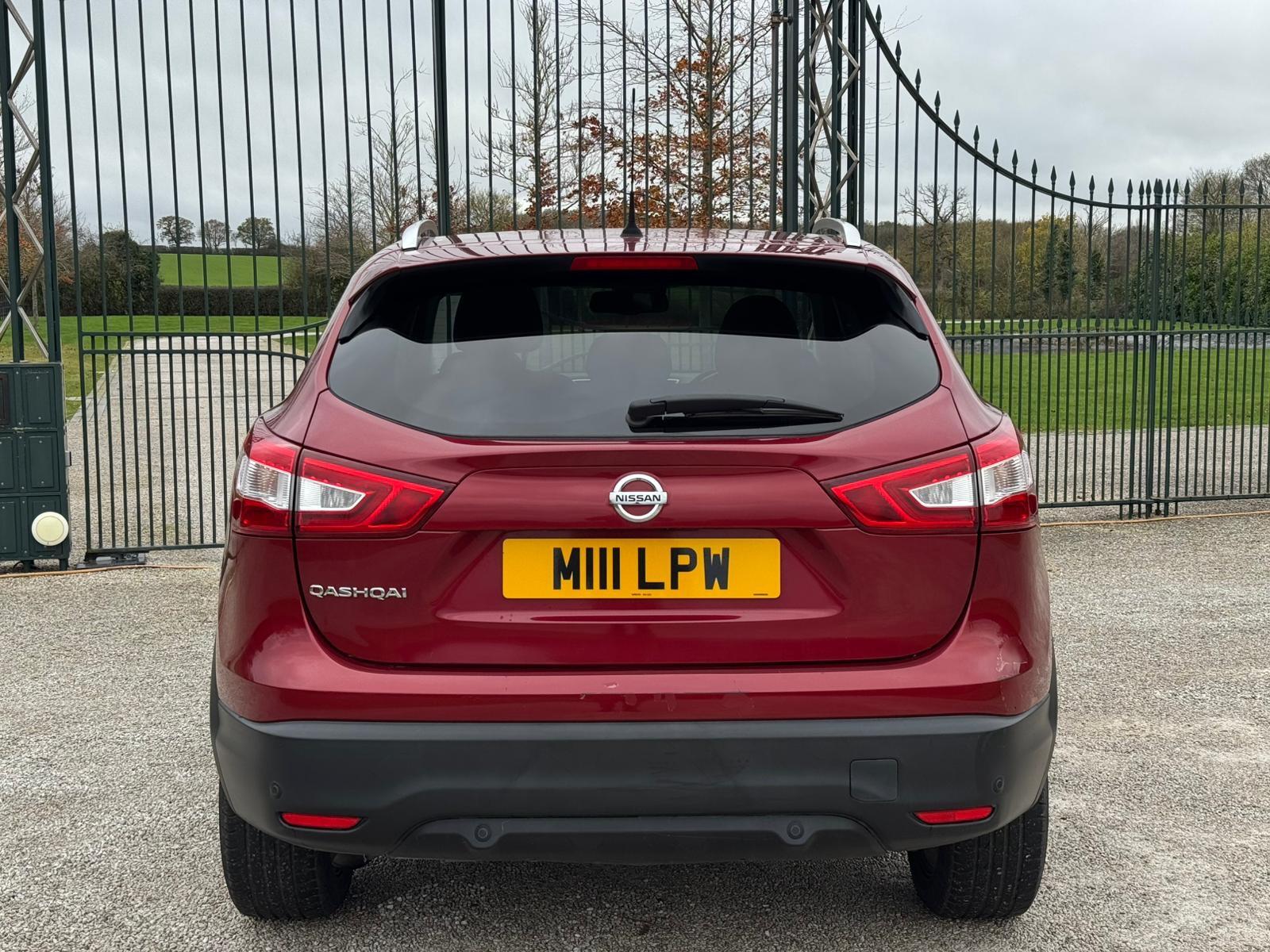 2016 Nissan Qashqai 1.2 DIG-T N-Connecta 2WD Euro 6 (s/s) 5dr • 42,835 miles image 4