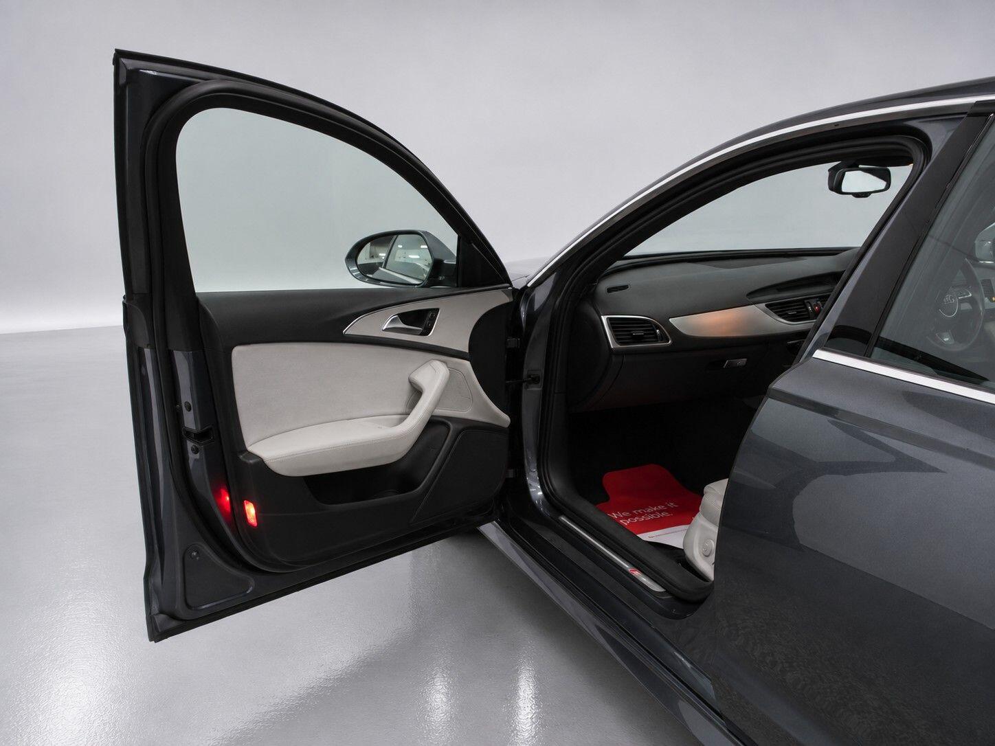 Audi A6 view 27