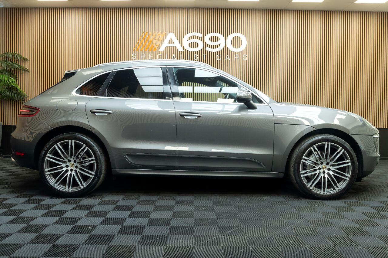 Porsche Macan view 8
