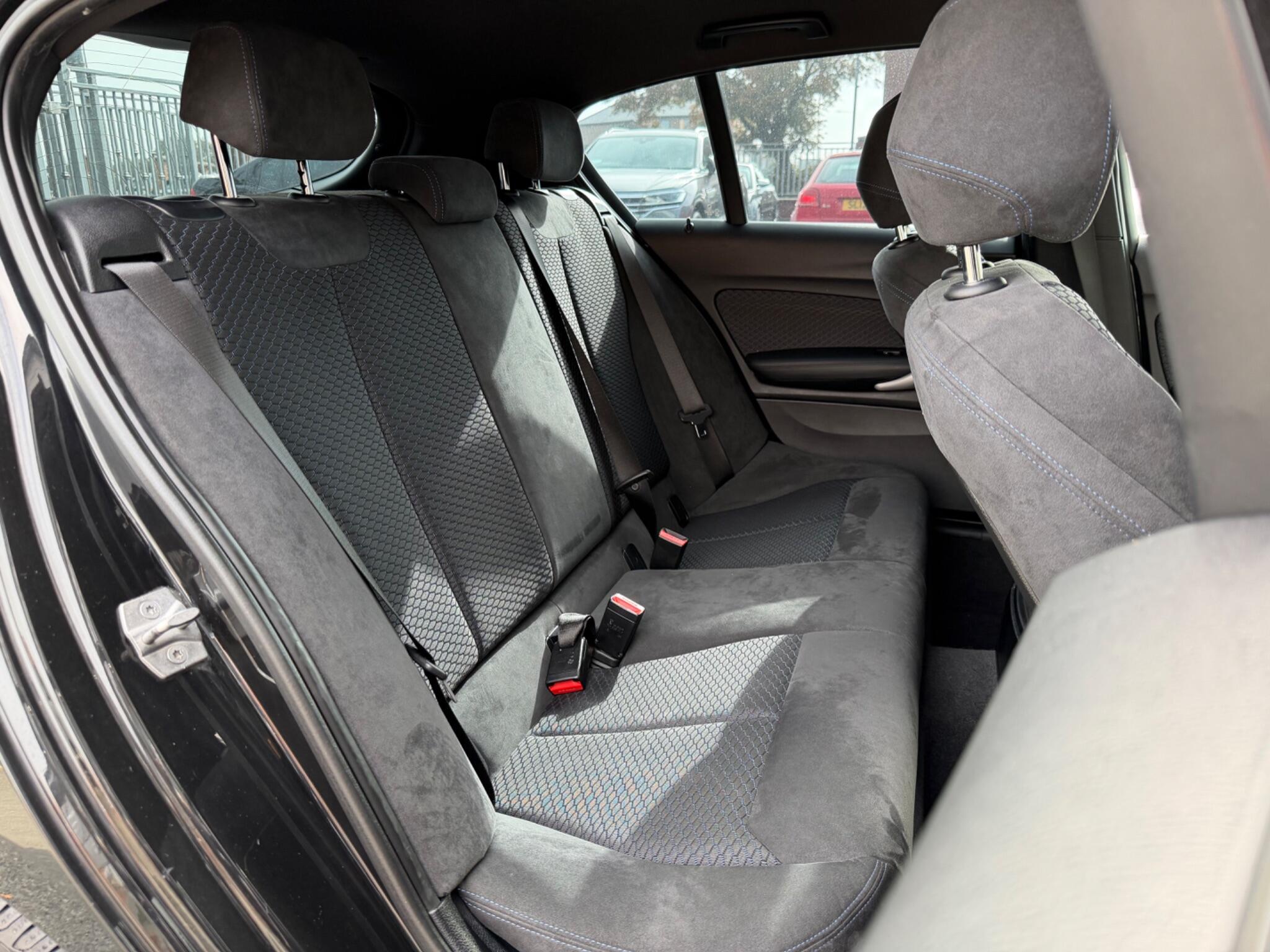 BMW 1 Series view 14