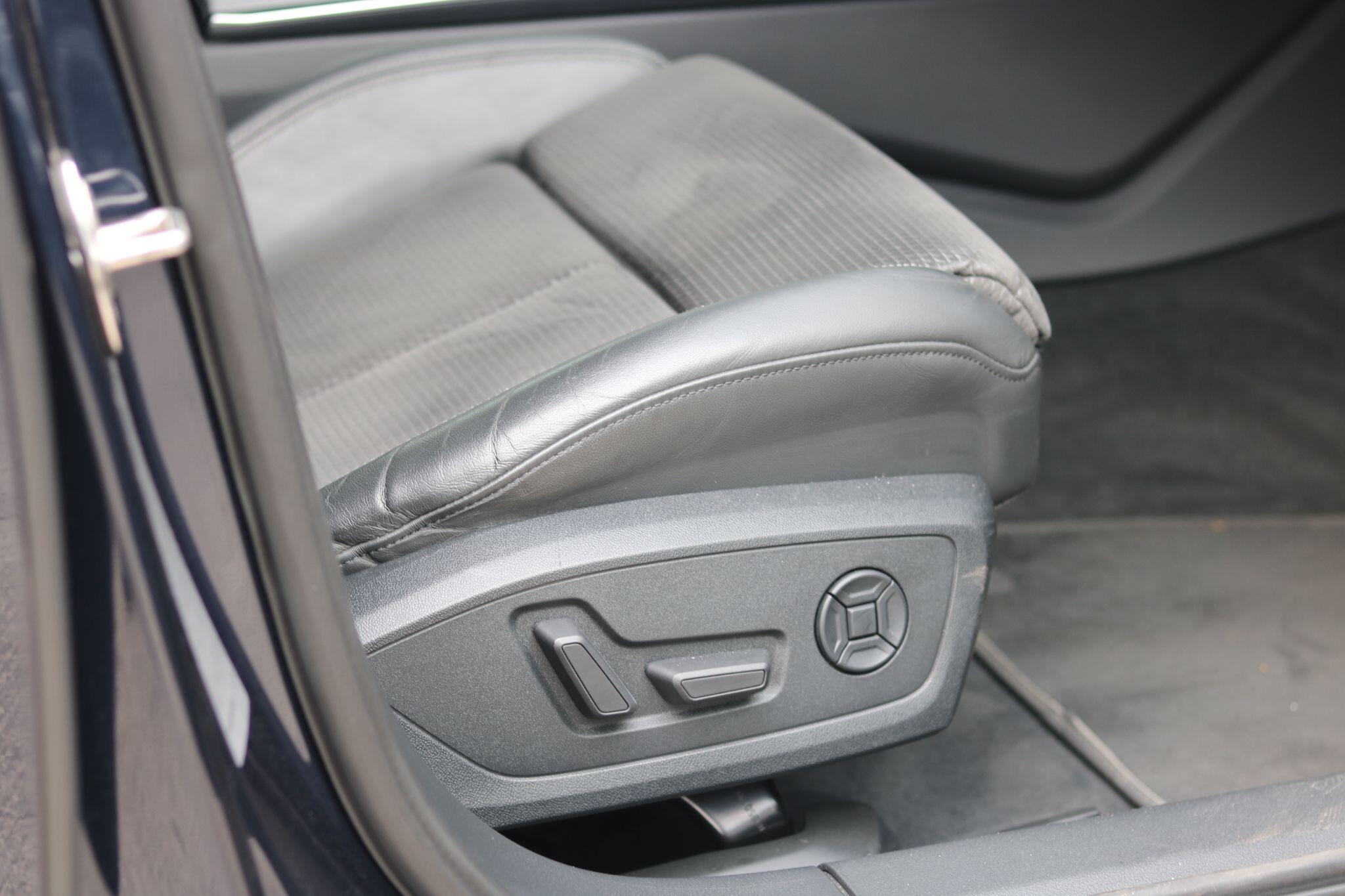 Audi A6 Saloon view 11