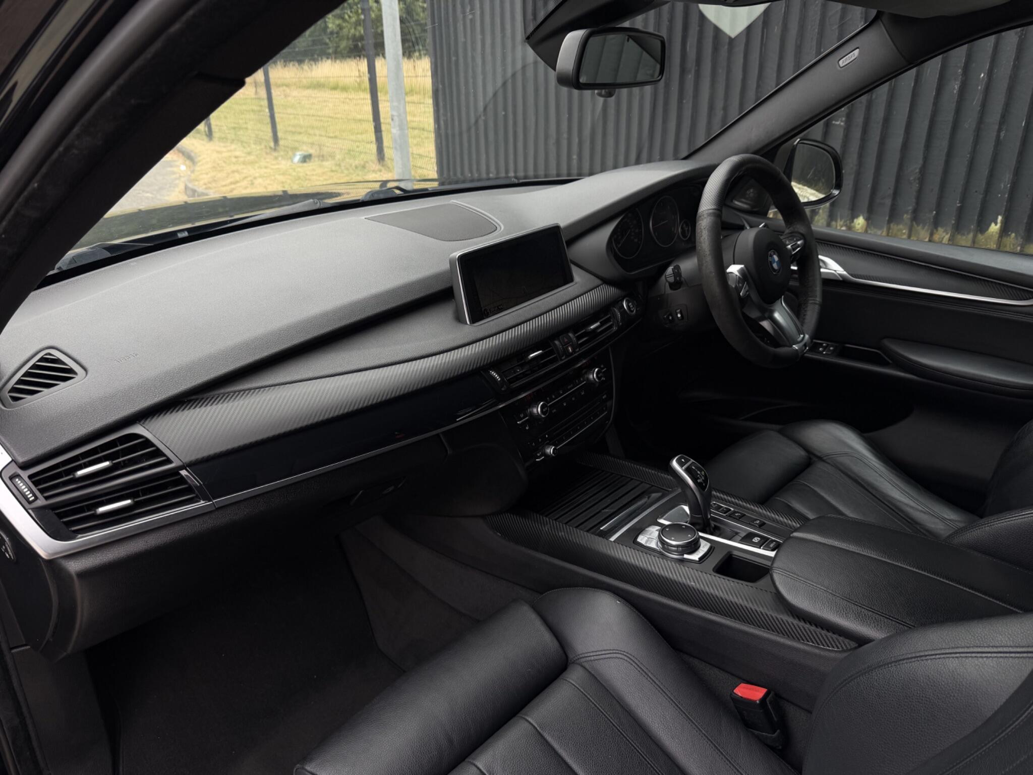 BMW X5 view 15