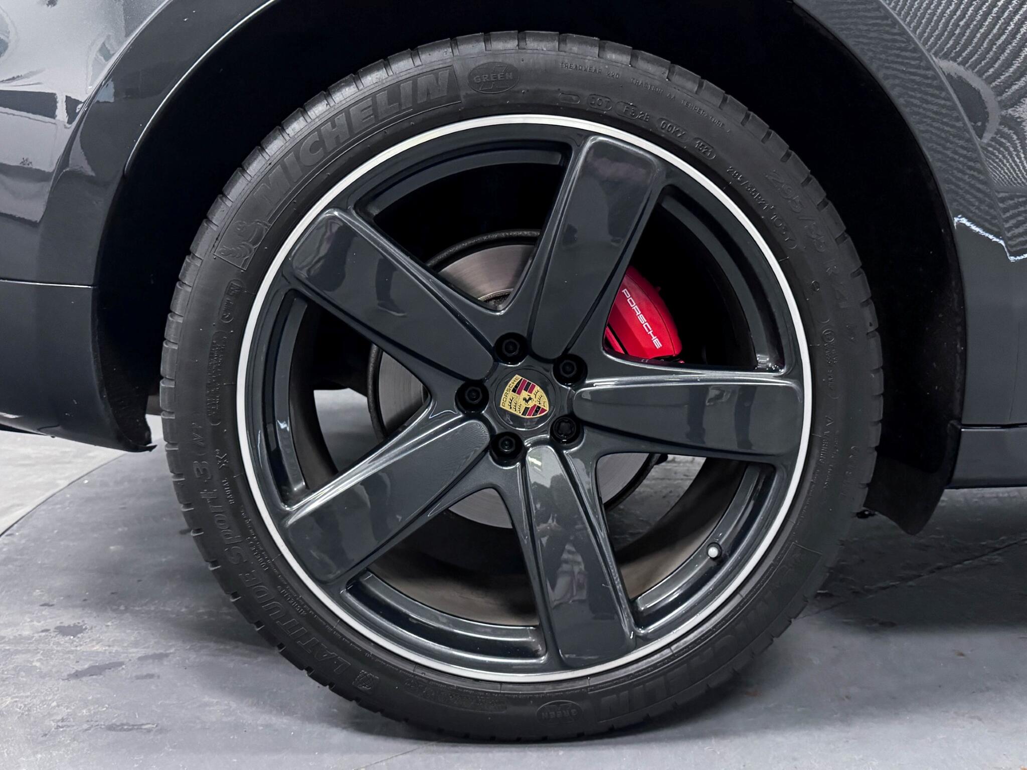 Porsche Macan view 68
