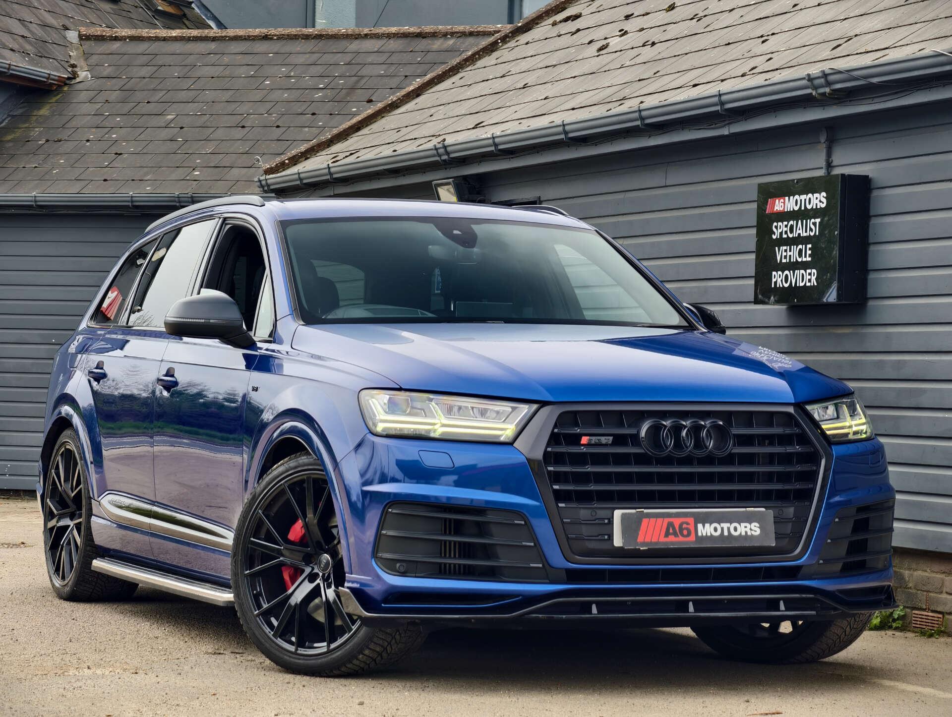 Audi SQ7 view 9