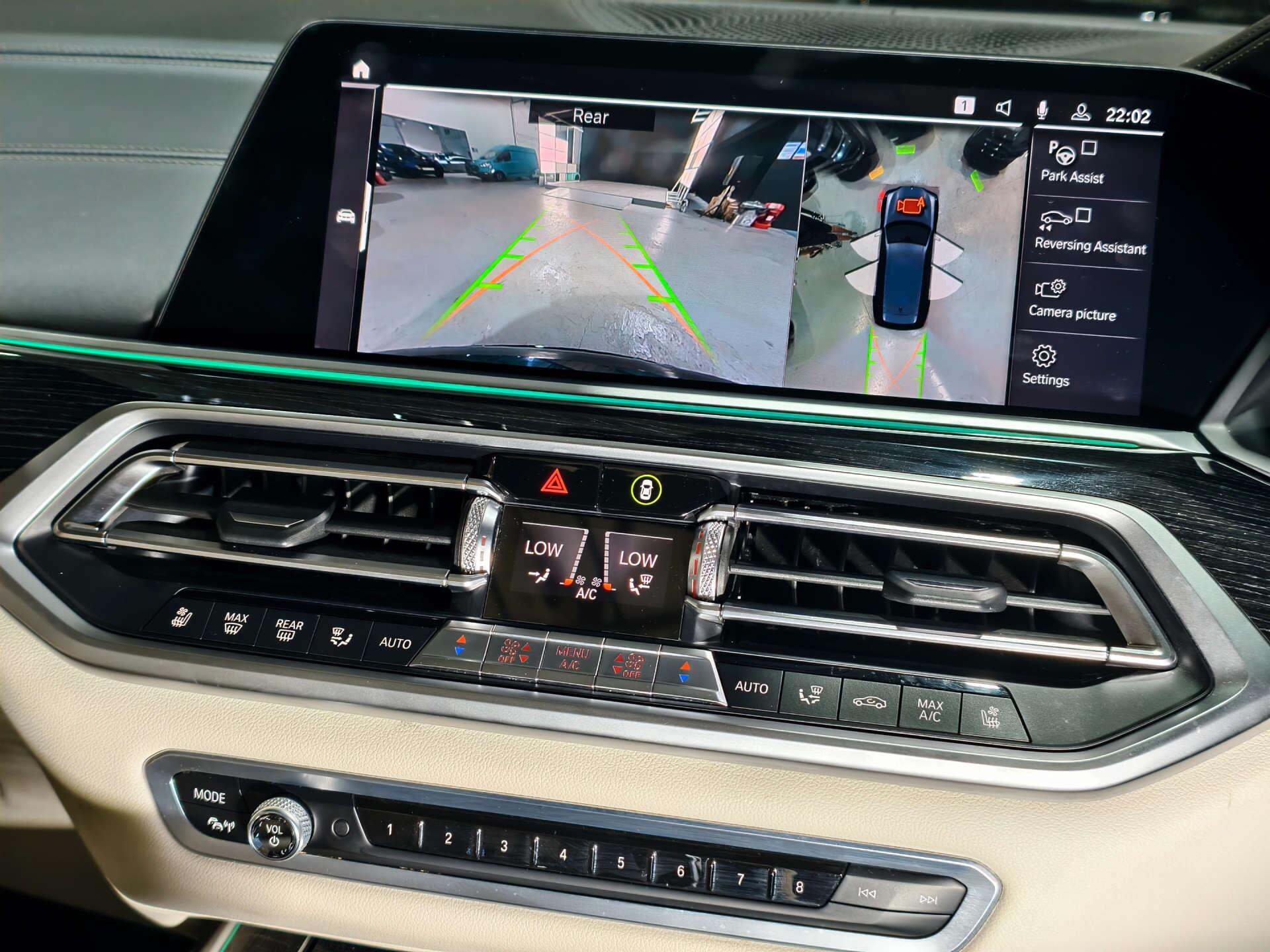 BMW X7 view 50