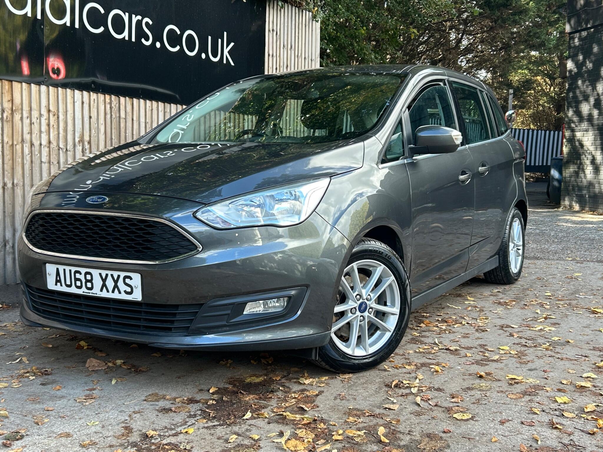 Ford Grand C-Max view 5