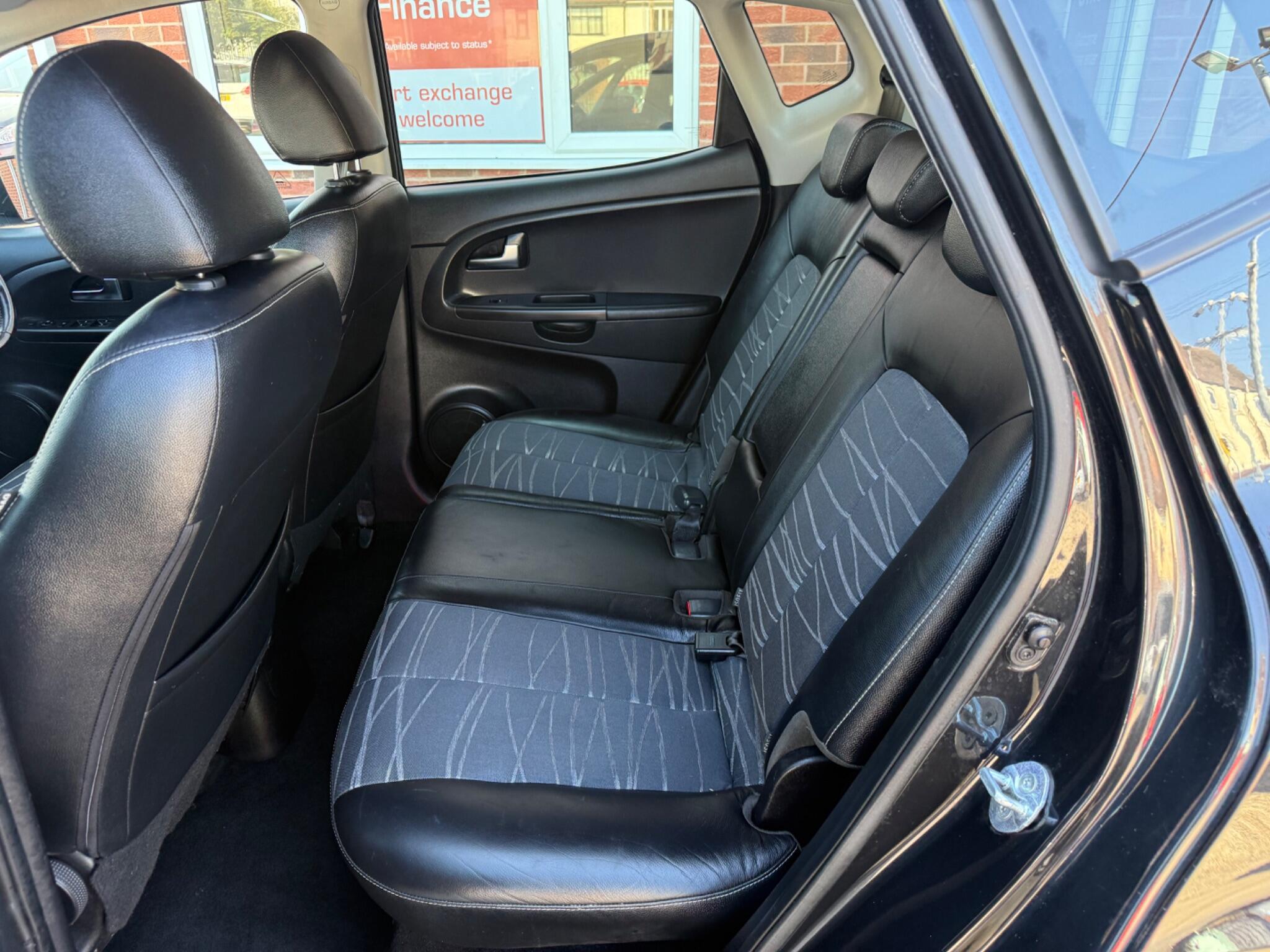 Kia Venga view 21