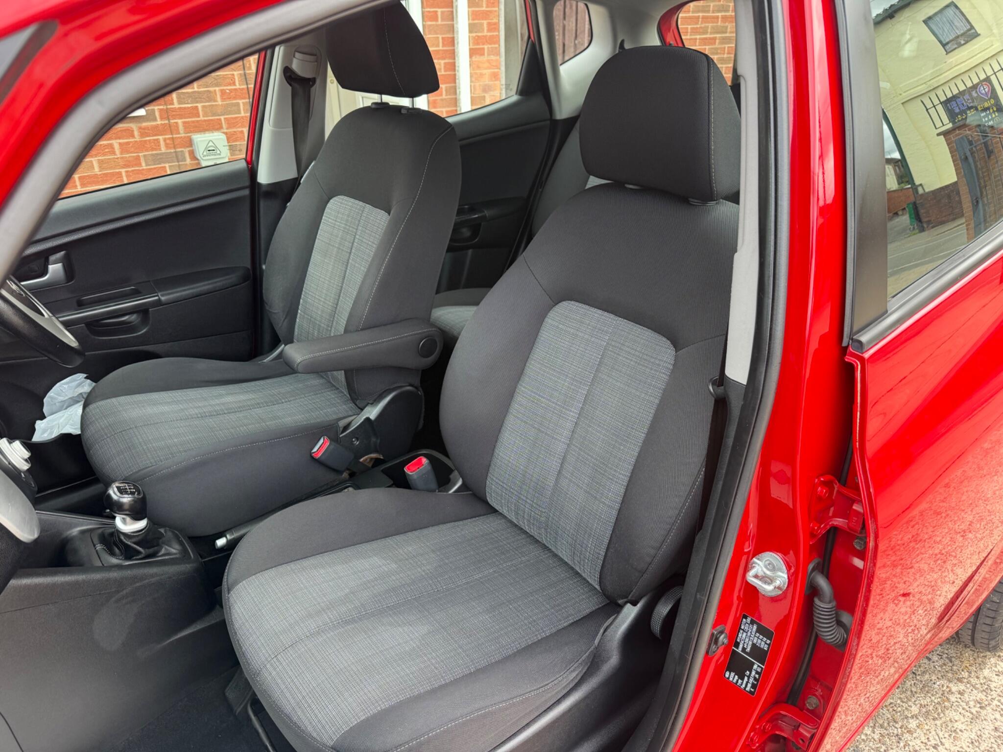 Kia Venga view 20