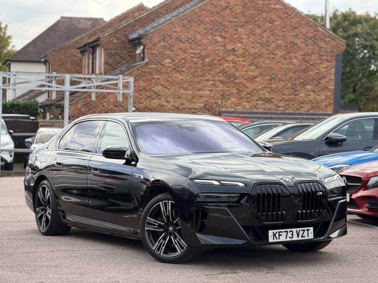 BMW 7 Series view 75