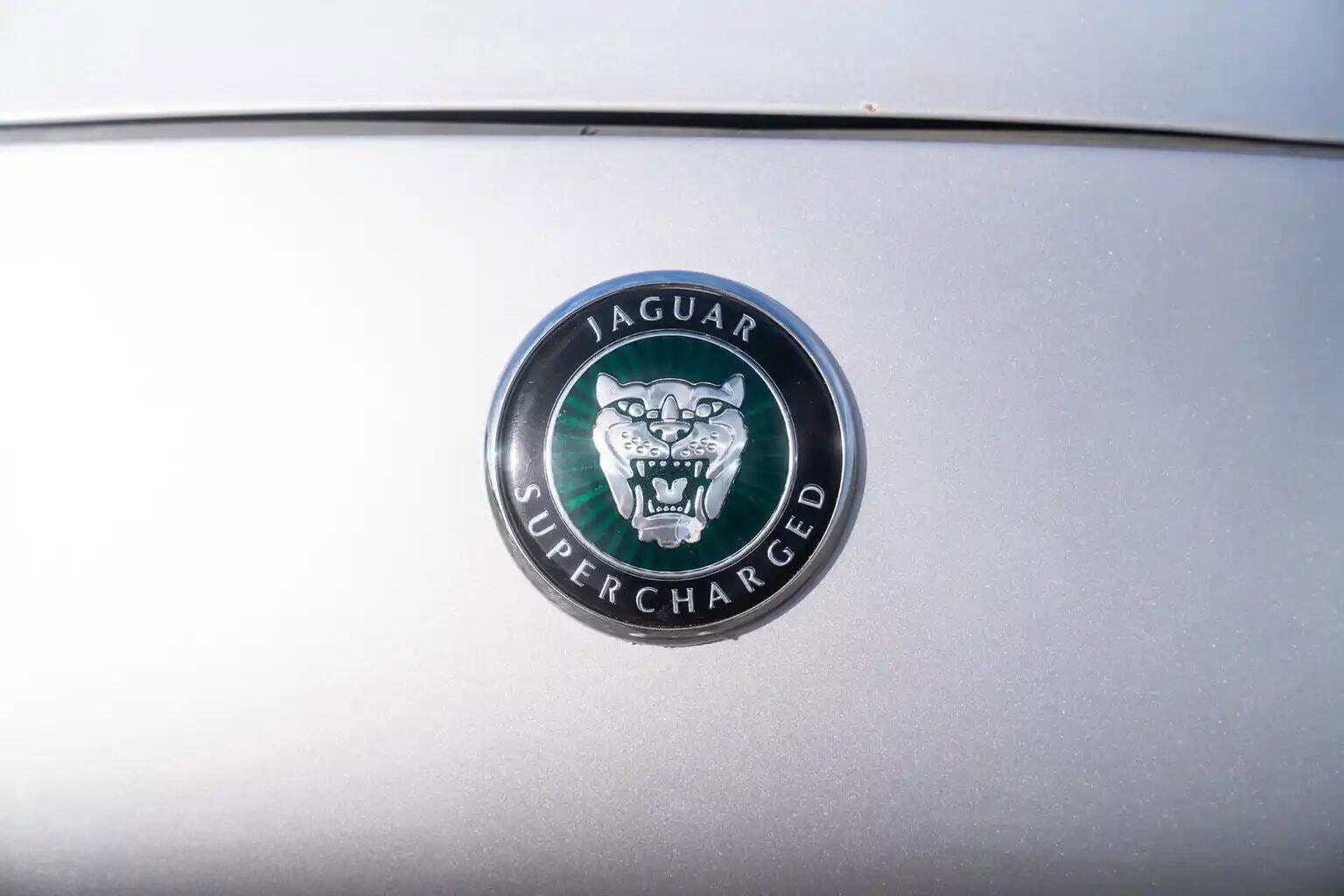 Jaguar XKR view 11