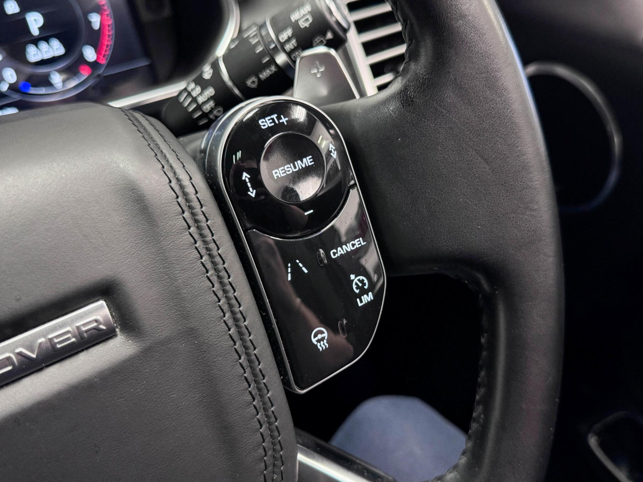 Land Rover Range Rover view 23