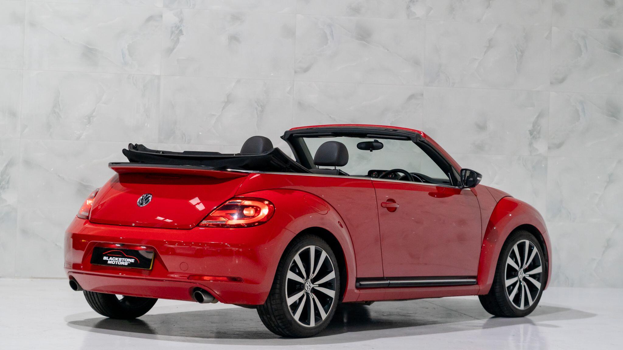 Volkswagen Beetle view 7
