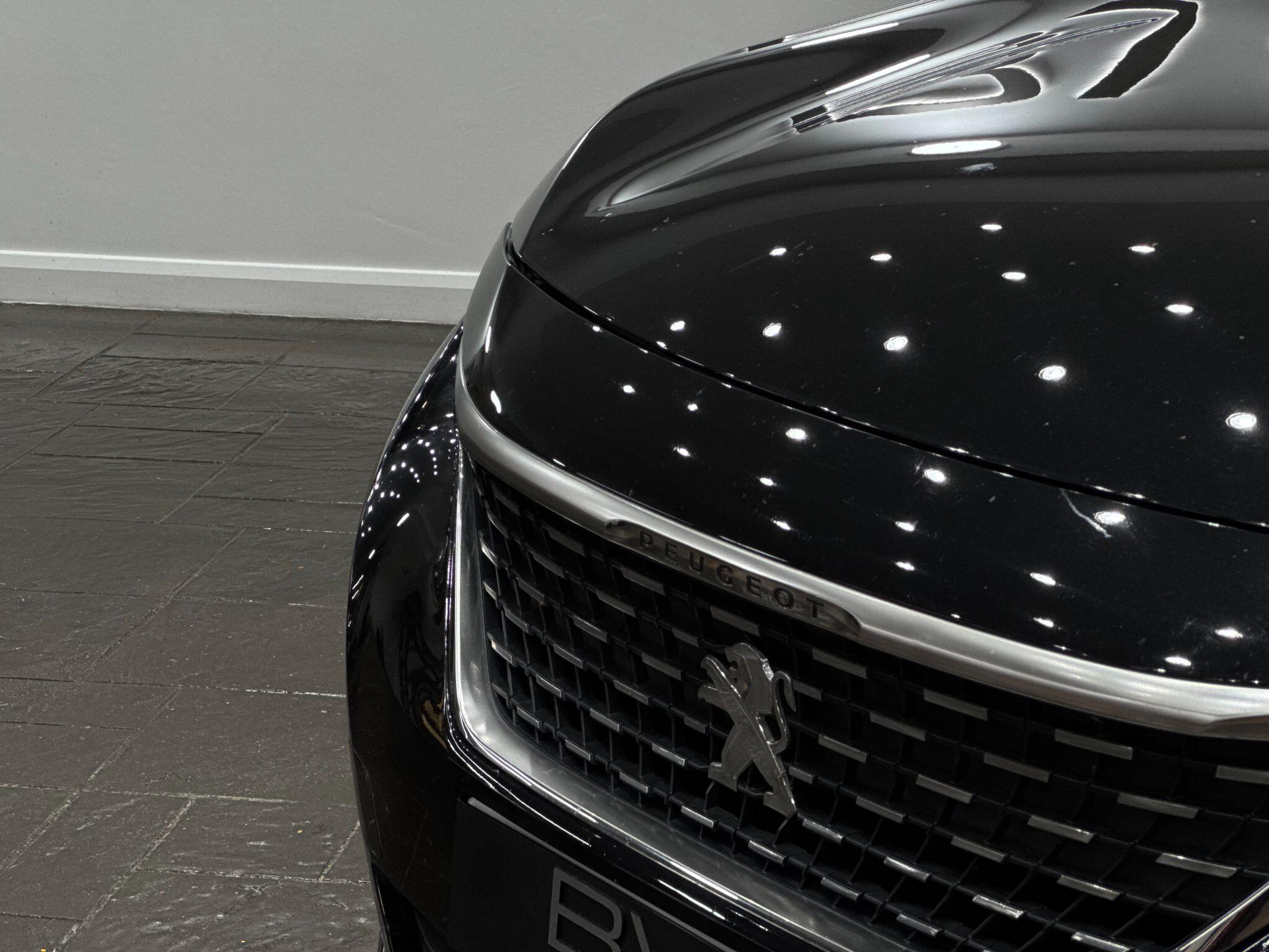 Peugeot 5008 view 8