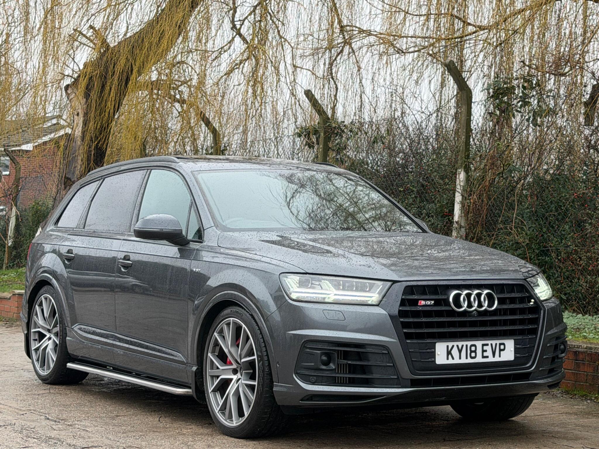 Audi SQ7 view 7