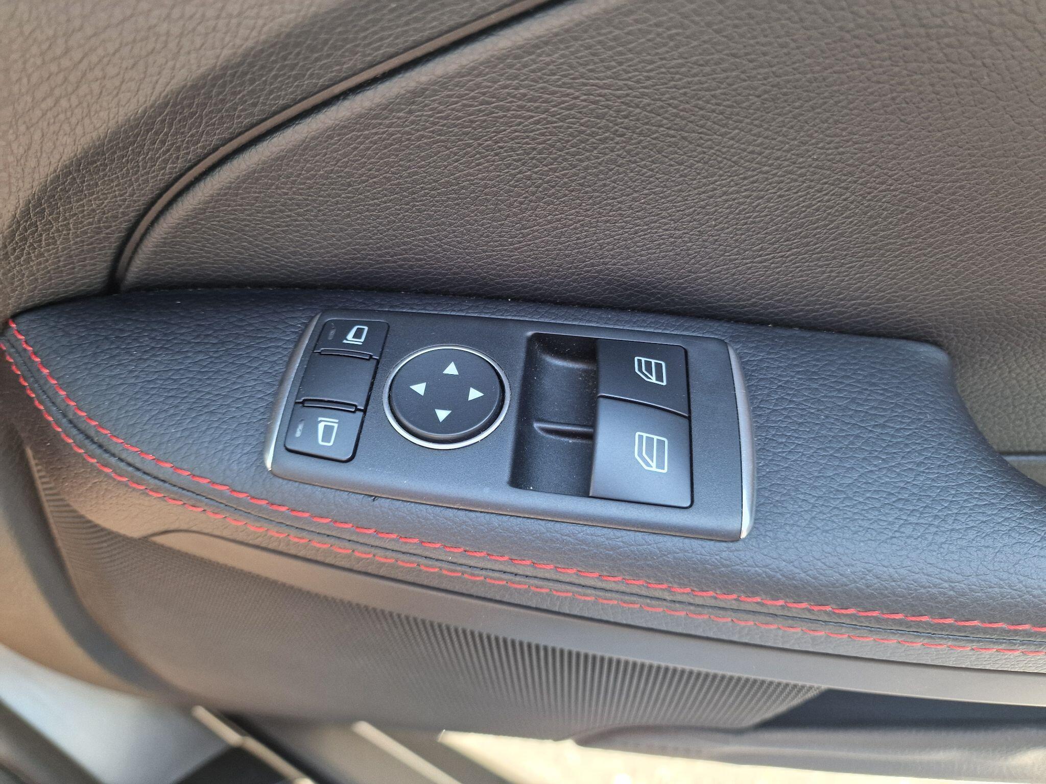 Mercedes-Benz SLK view 27