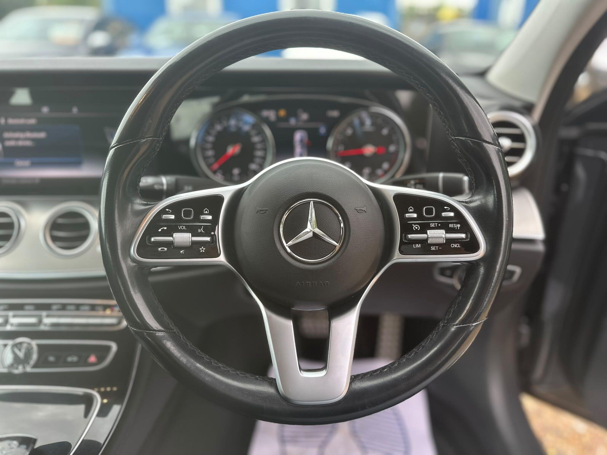 Mercedes-Benz E Class view 26