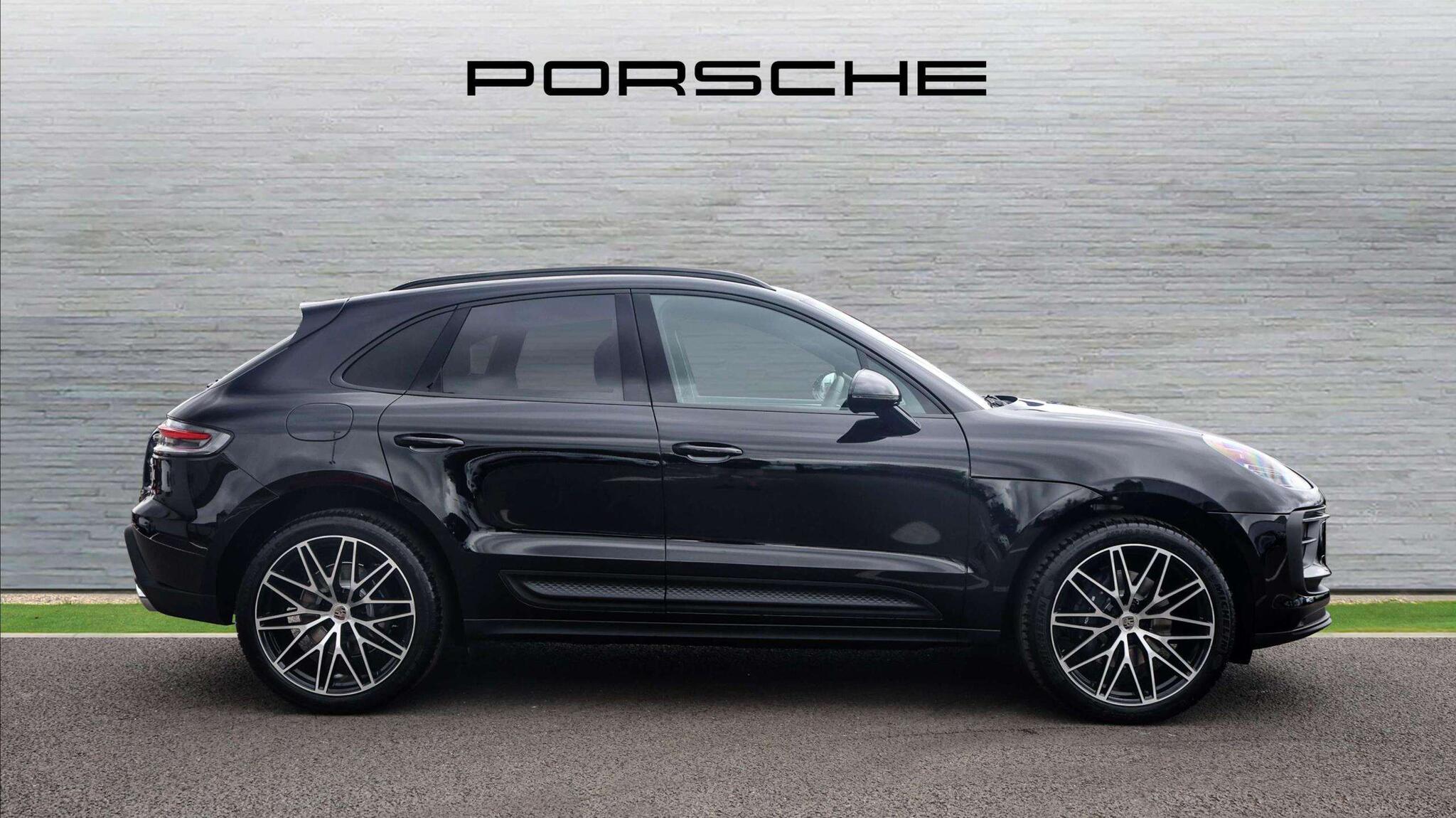 Porsche Macan view 5