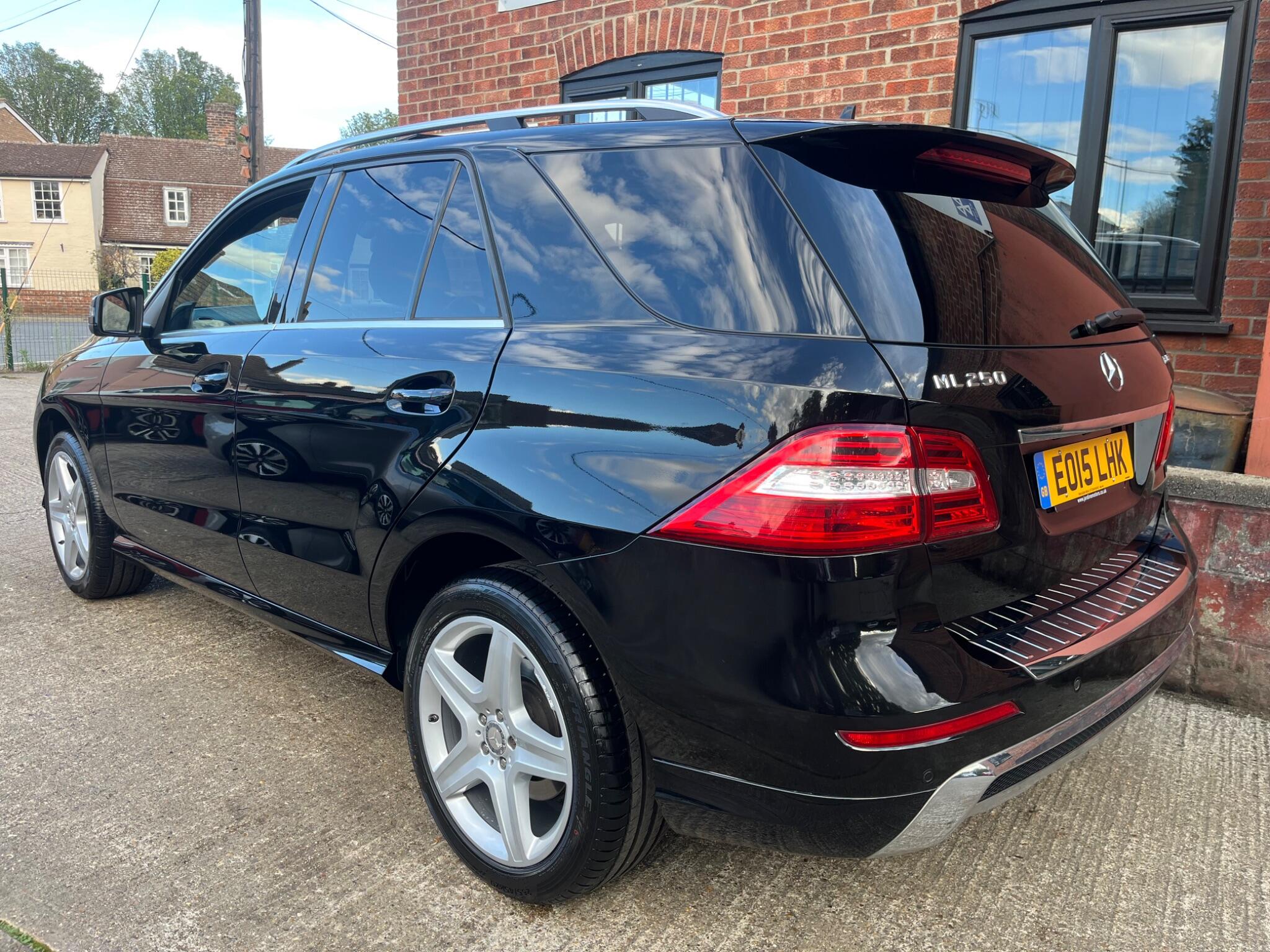 Mercedes-Benz M-Class view 87