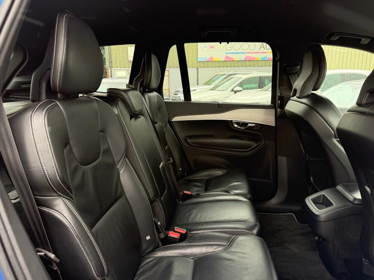 Volvo XC90 view 23