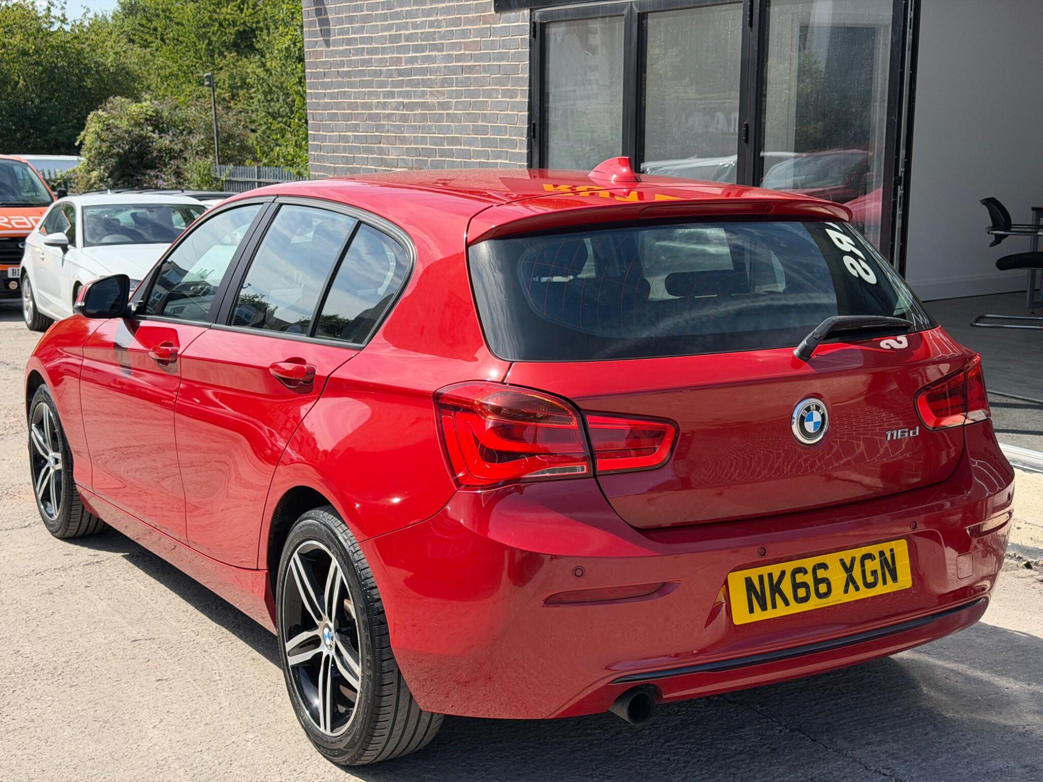 BMW 1 Series view 6
