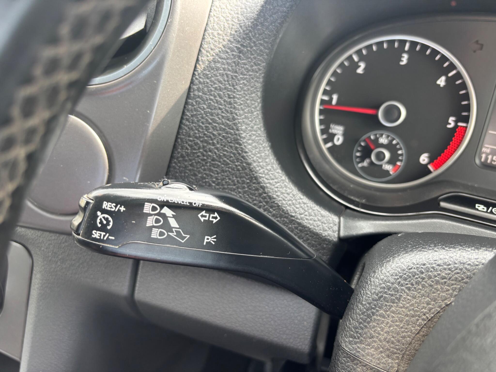 Volkswagen Amarok view 20