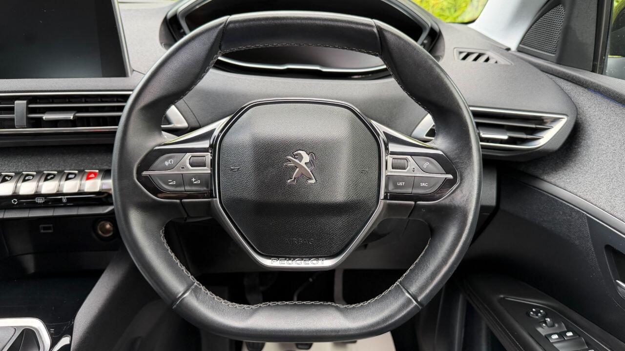 Peugeot 3008 view 16