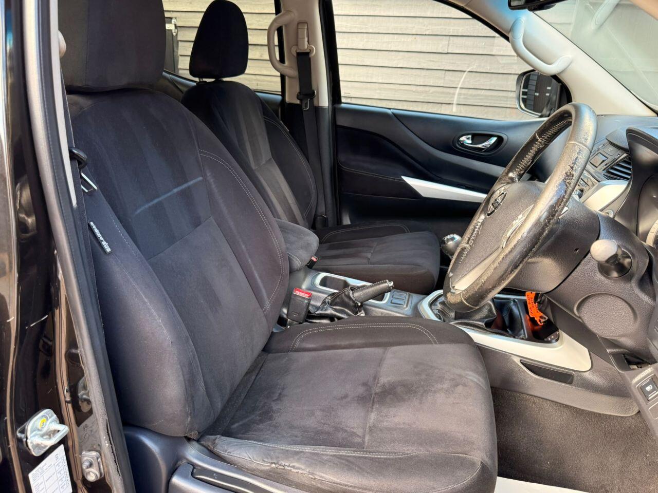 Nissan Navara view 9