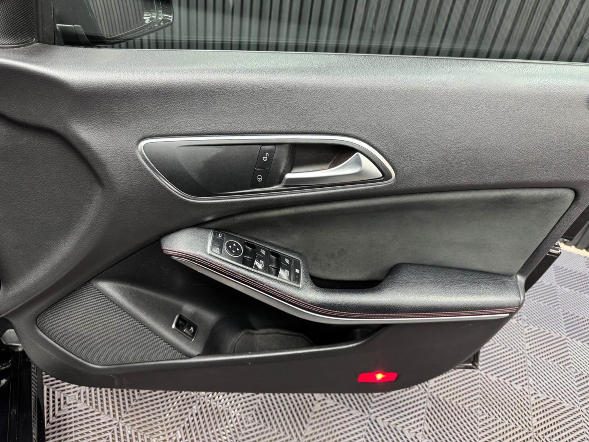 Mercedes-Benz Cla view 32