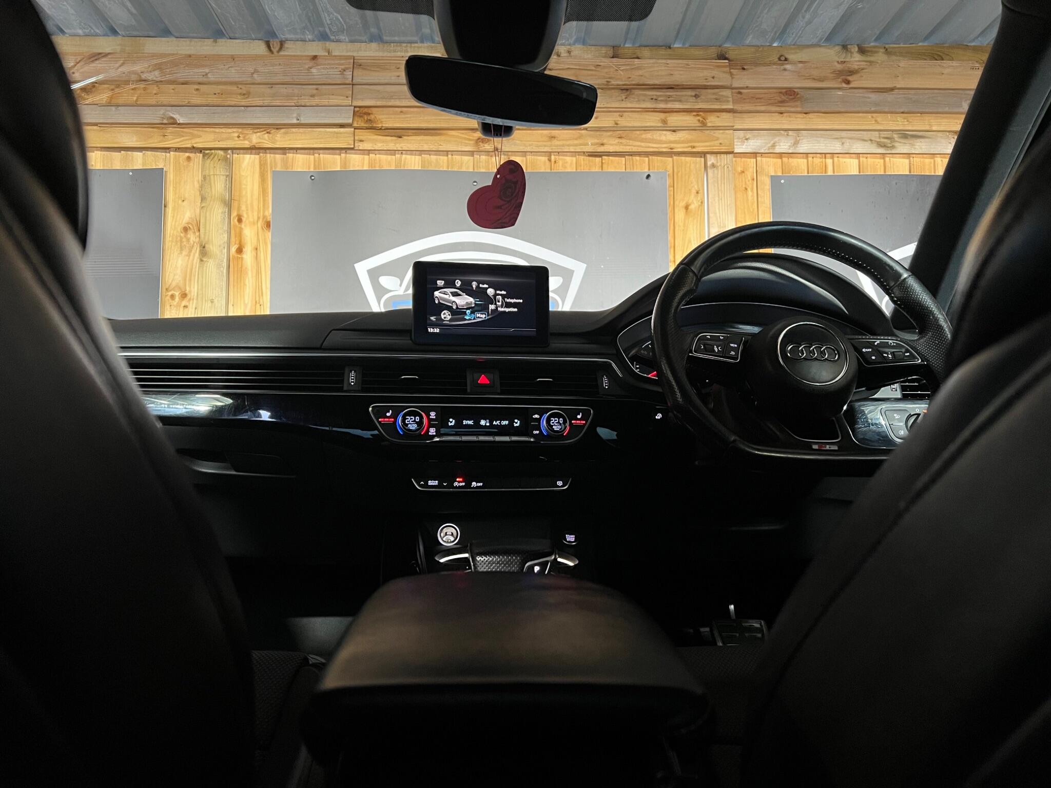 Audi A4 view 43