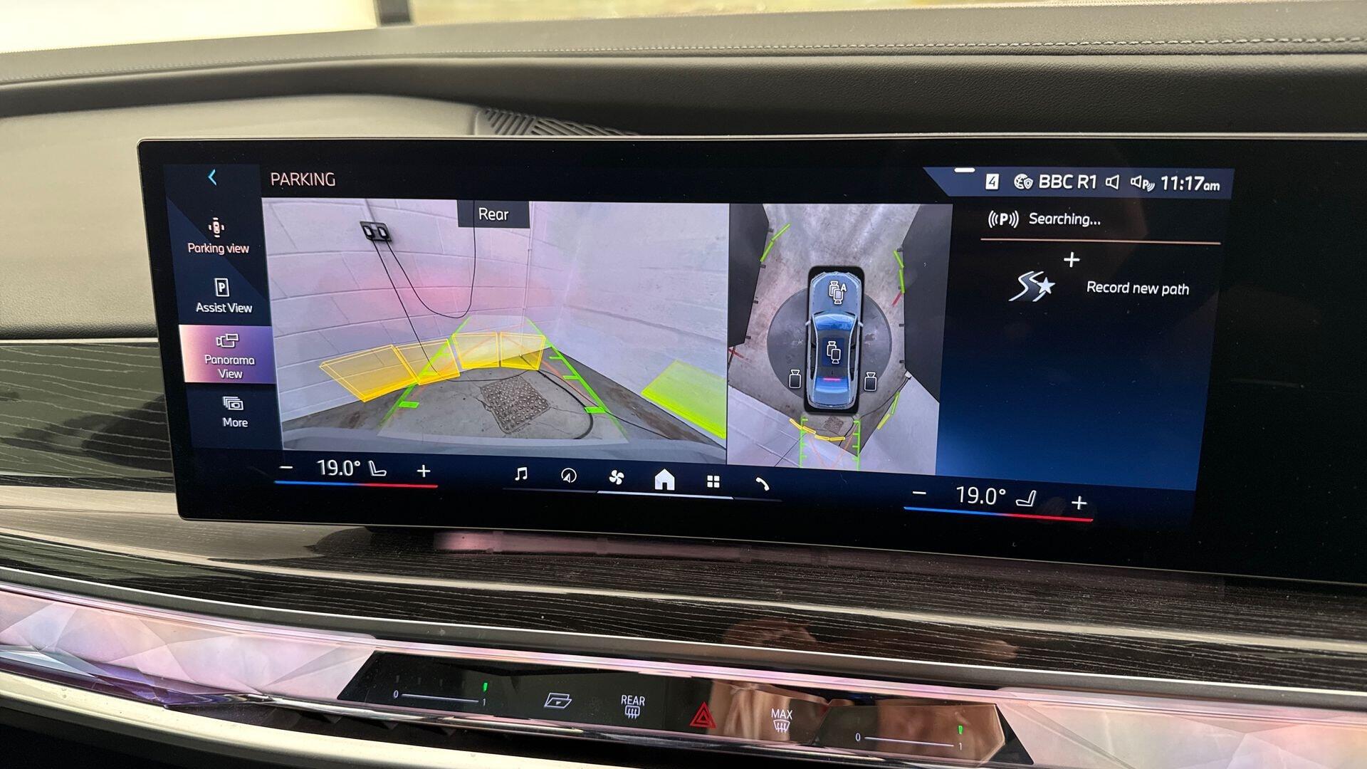 BMW I7 view 30