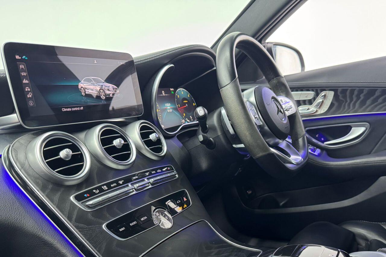 Mercedes-Benz C-Class view 47