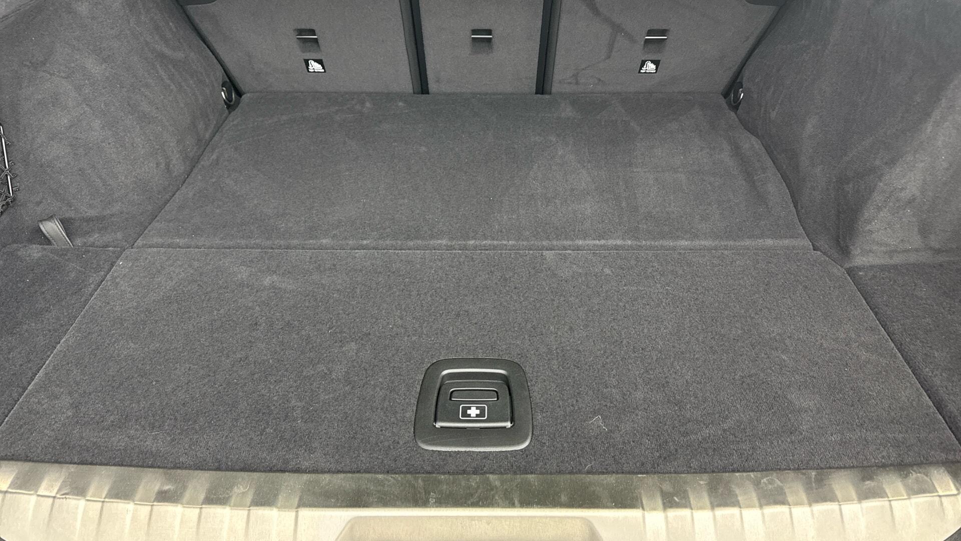 BMW 3 Series view 13