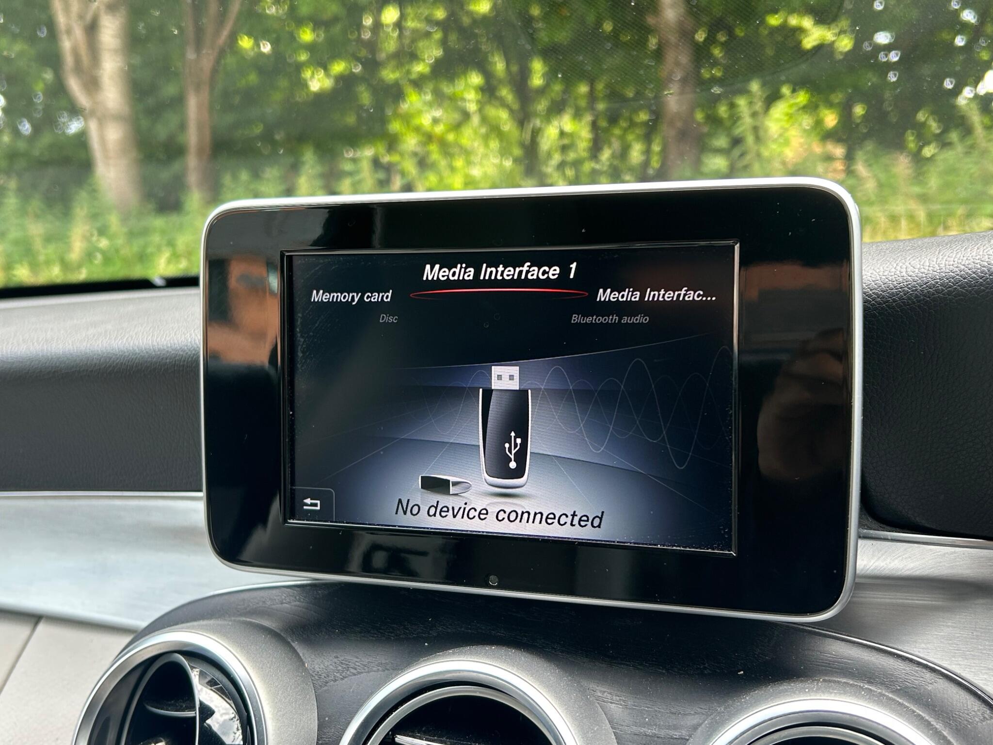 Mercedes-Benz C-Class view 38