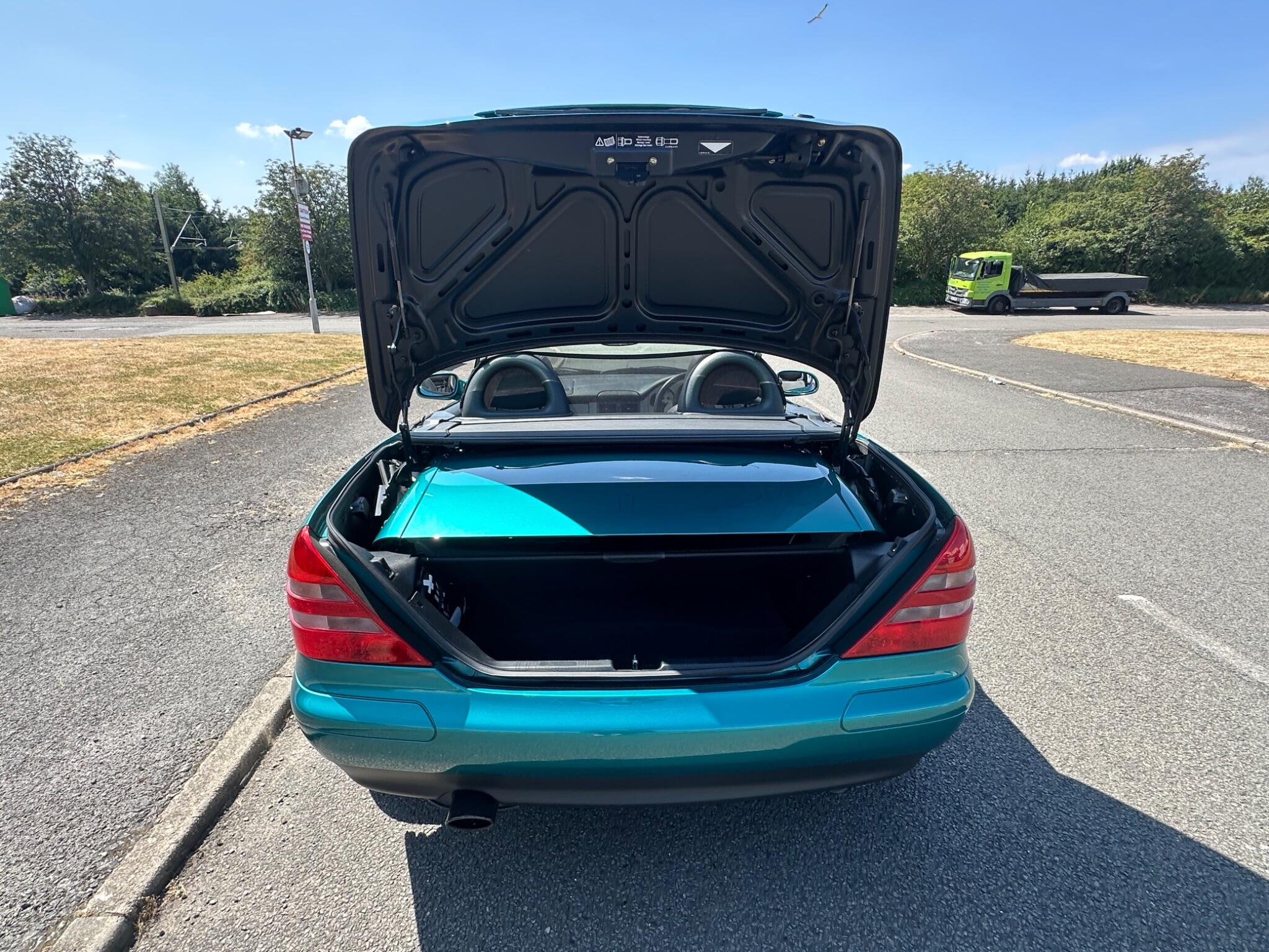 Mercedes-Benz SLK view 49