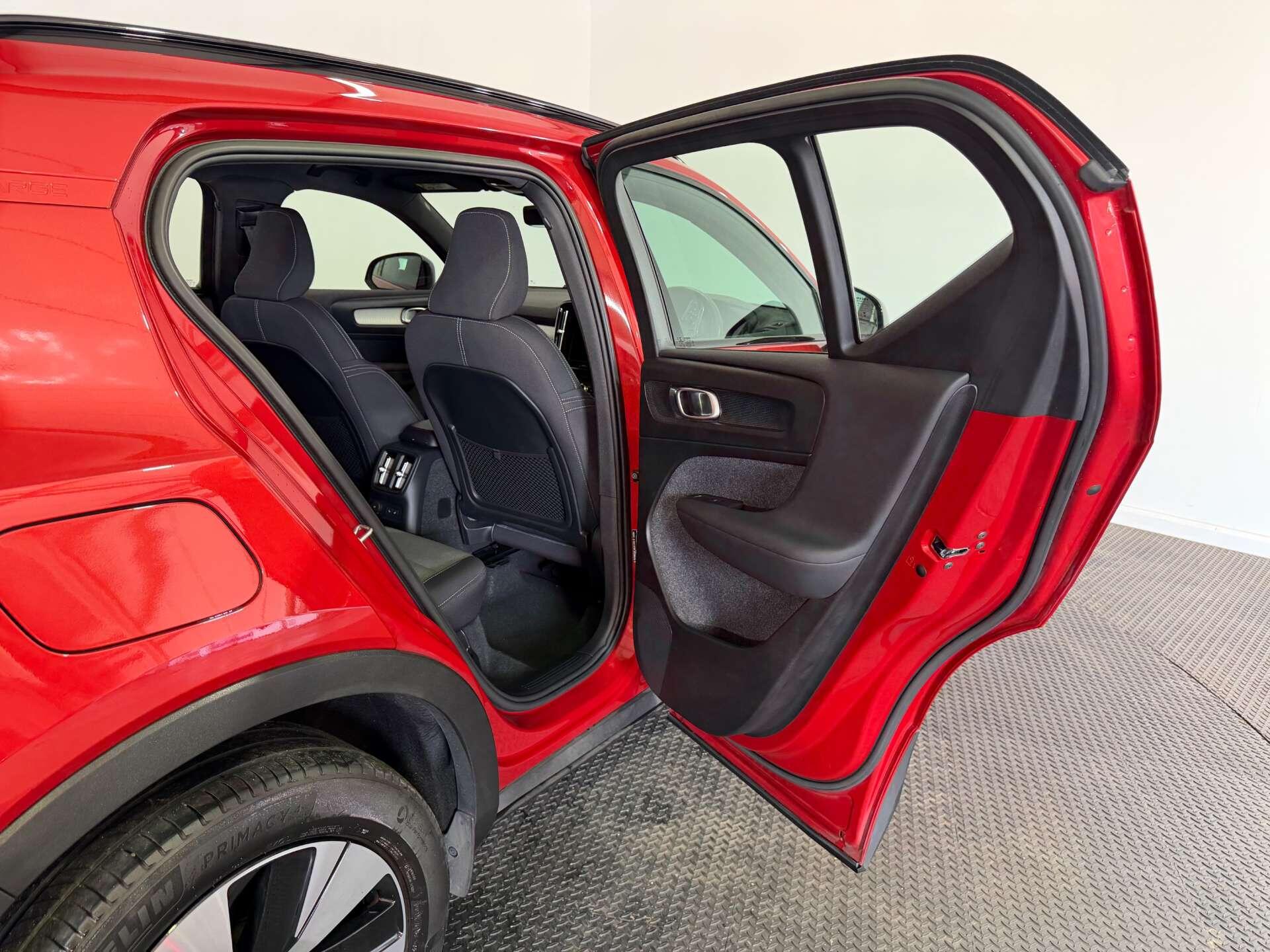 Volvo XC40 view 49