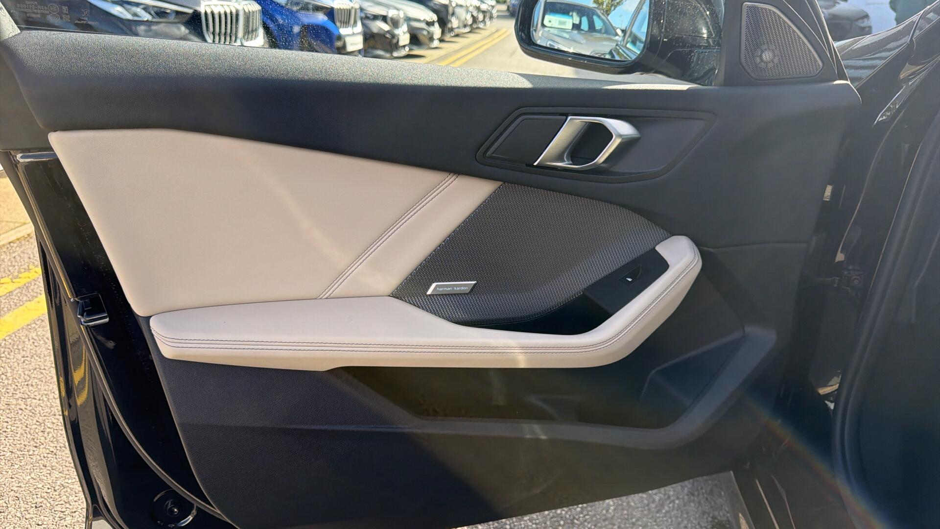 BMW 1 Series view 65