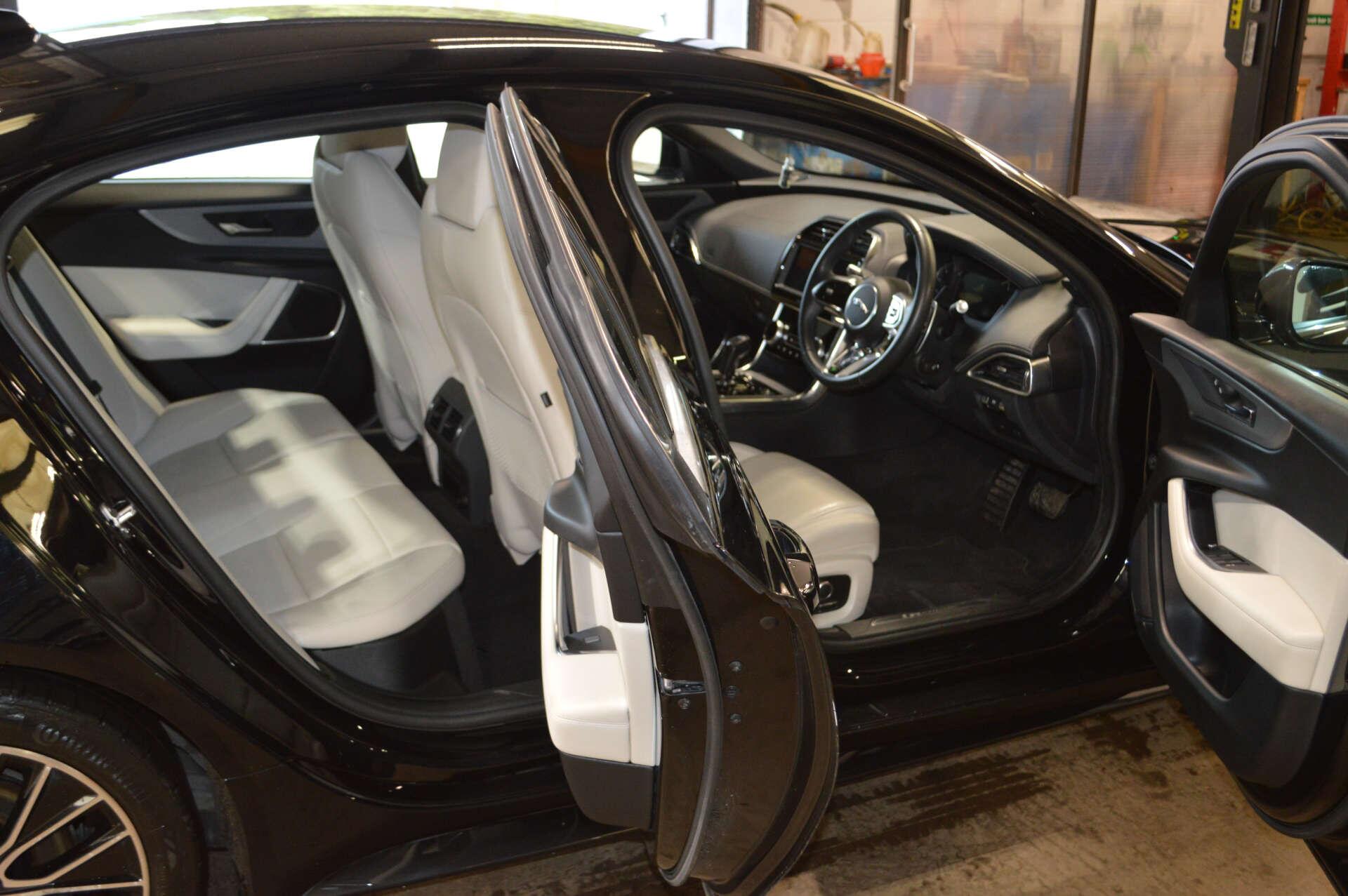 Jaguar Xe view 27