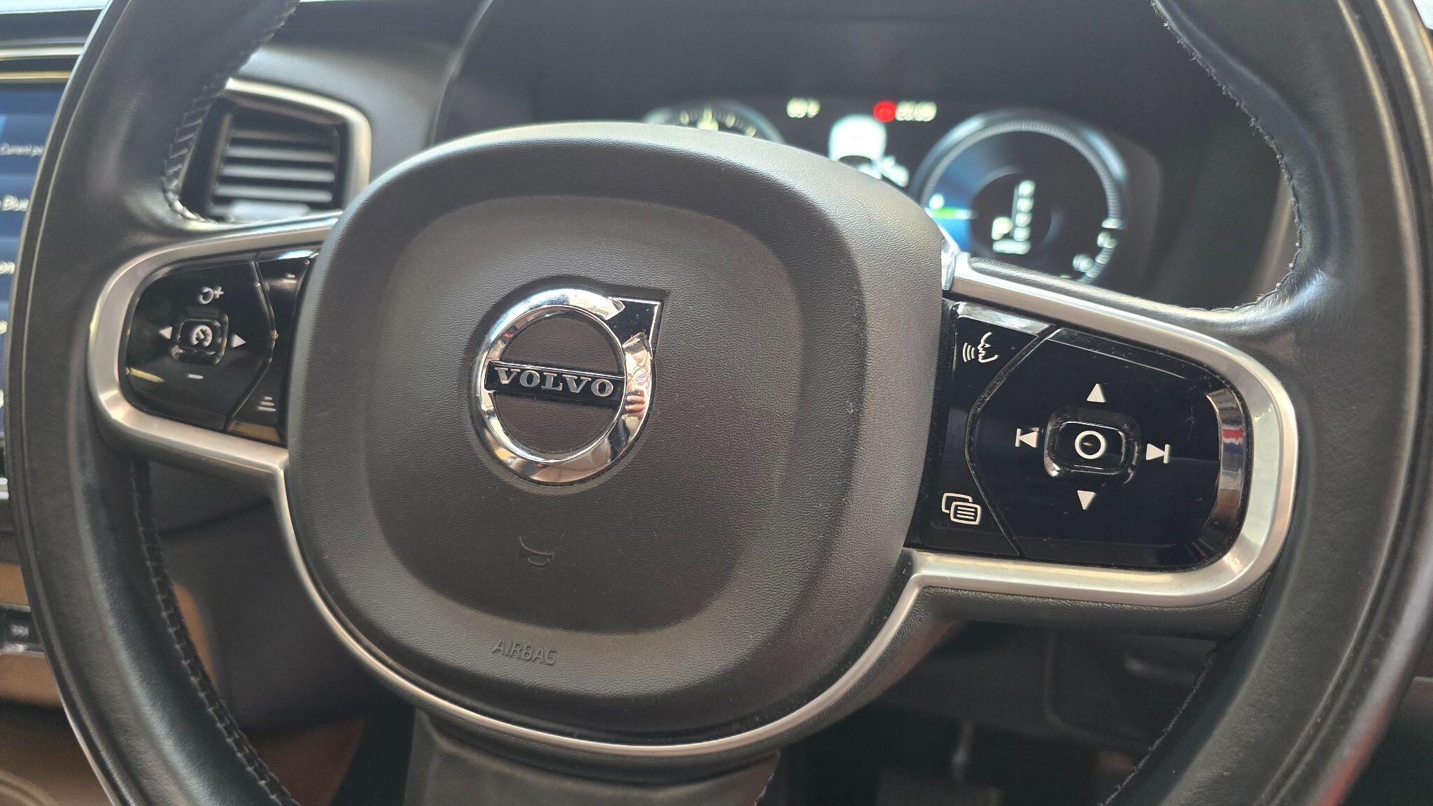 Volvo XC90 view 12