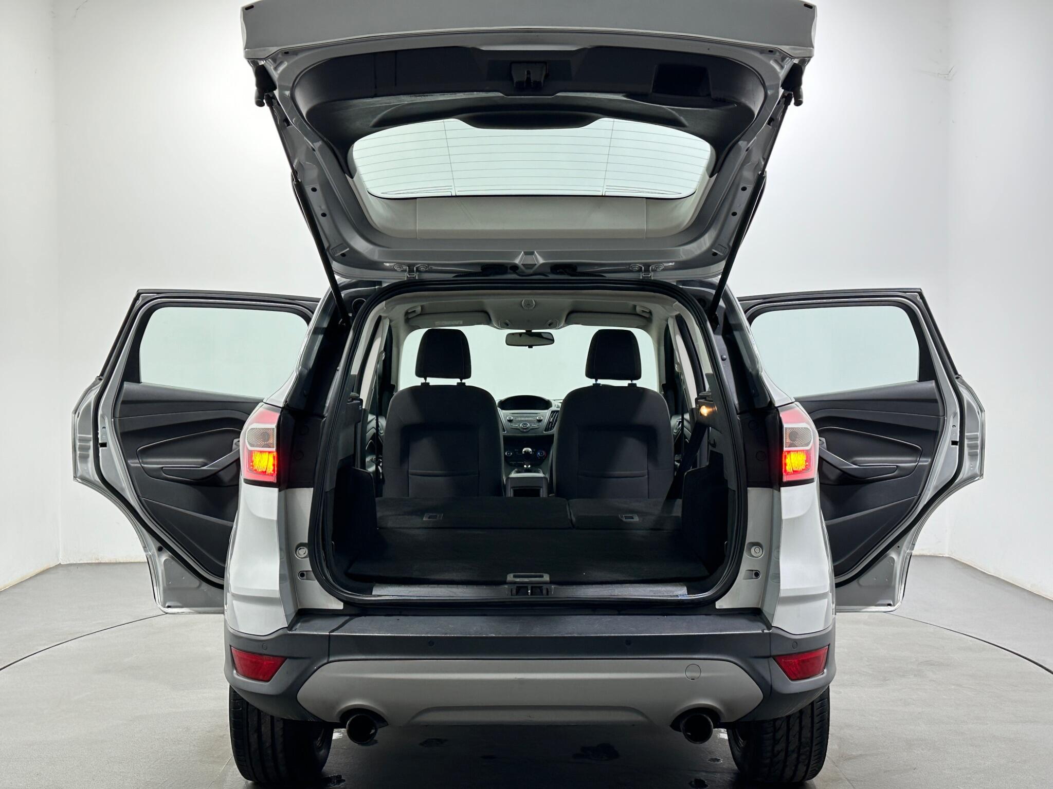 Ford Kuga view 43