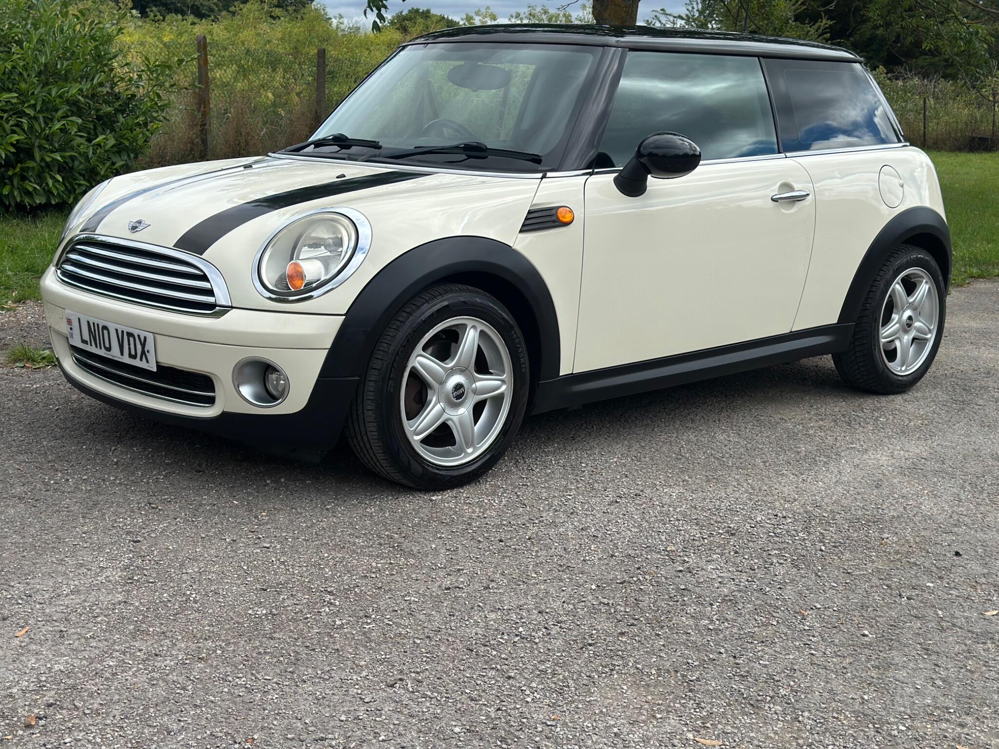 Mini Hatch view 10