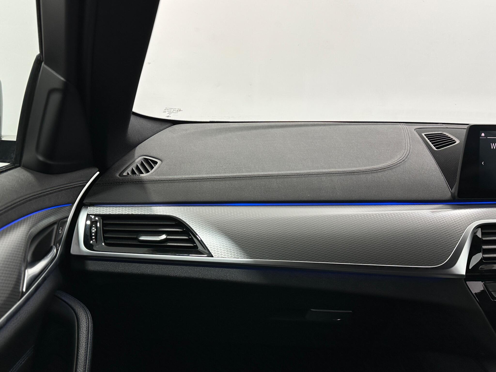 BMW 5 Series view 28