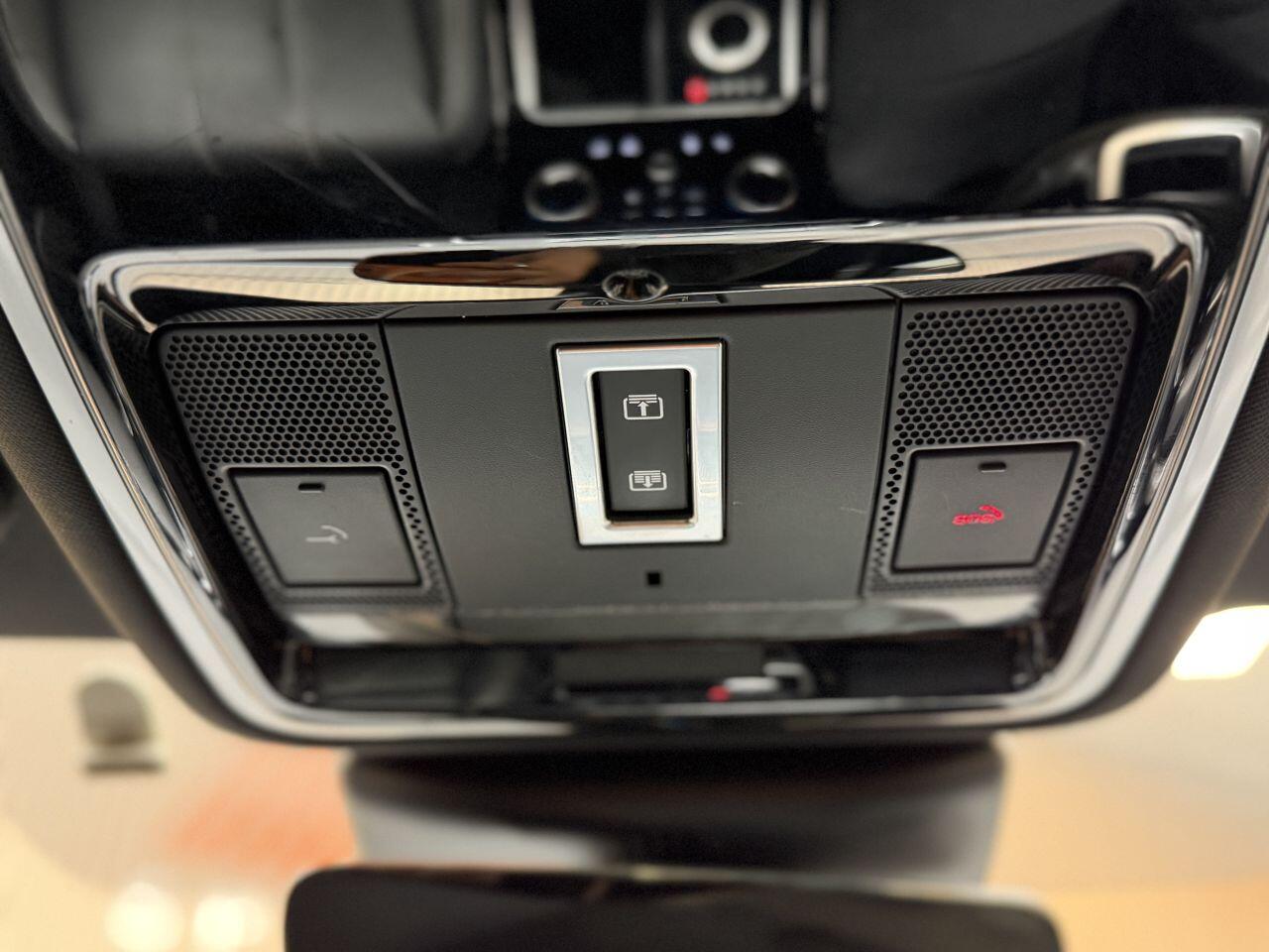 Land Rover Range Rover Velar view 35