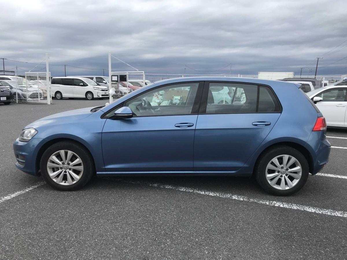Volkswagen Golf view 5