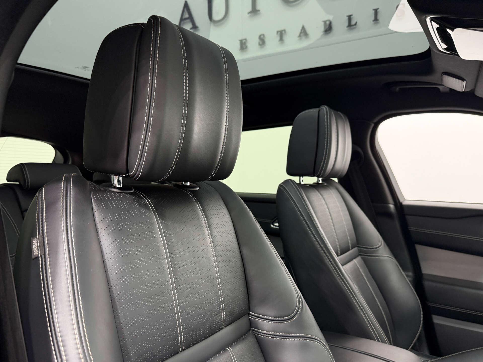 Land Rover Range Rover Velar view 39